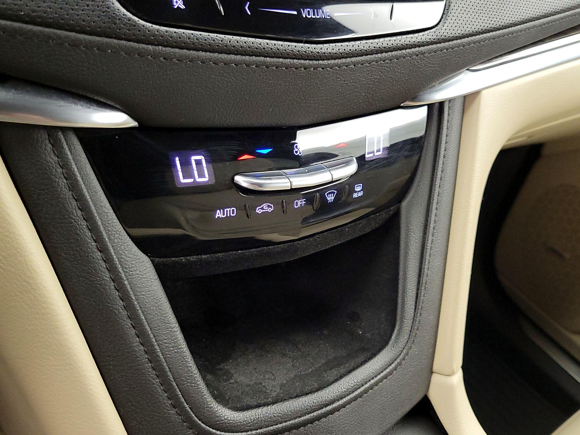 Thumbnail: 2019 Cadillac XT5 - 16