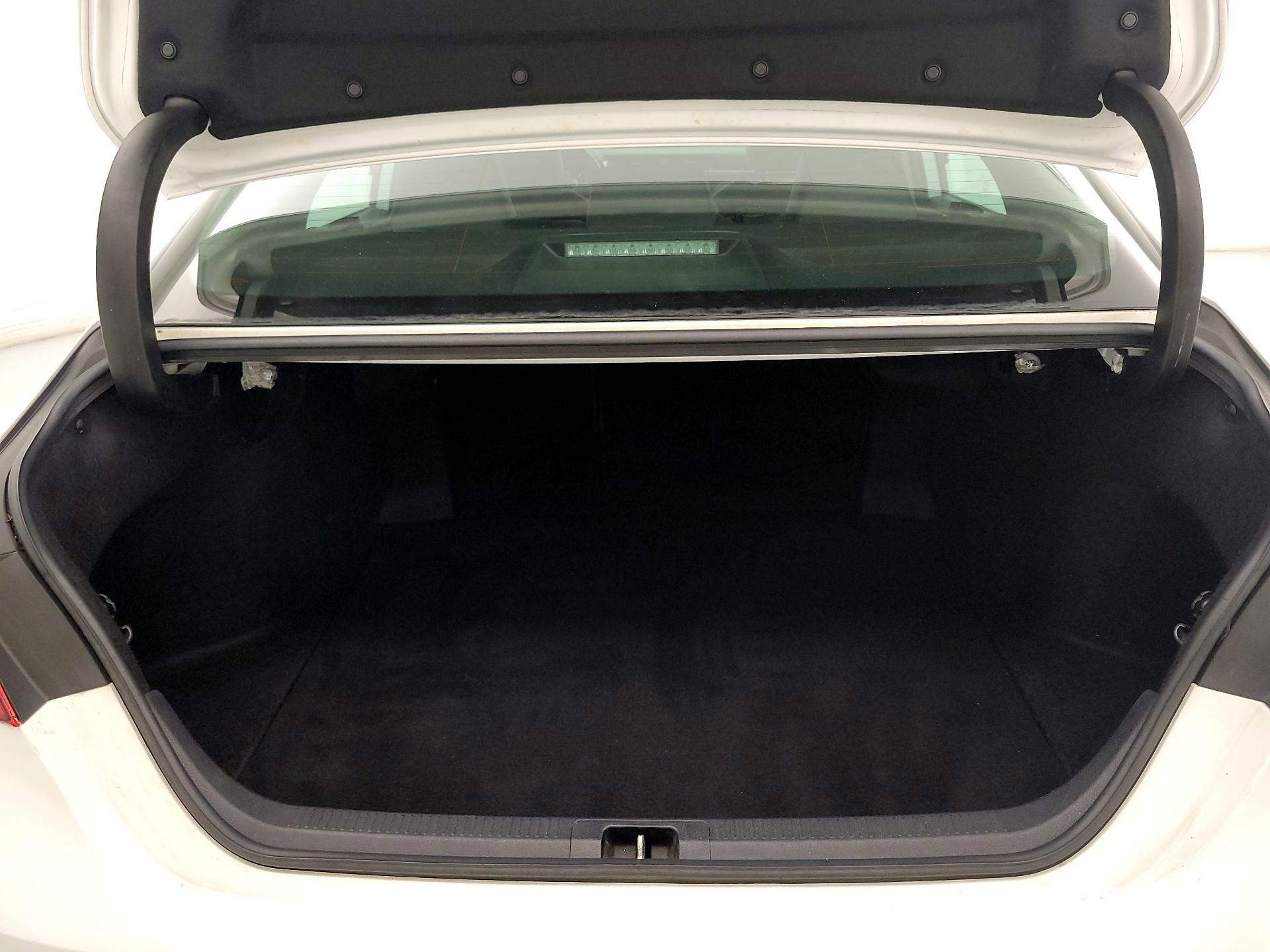 Thumbnail: 2019 Toyota Camry - 20
