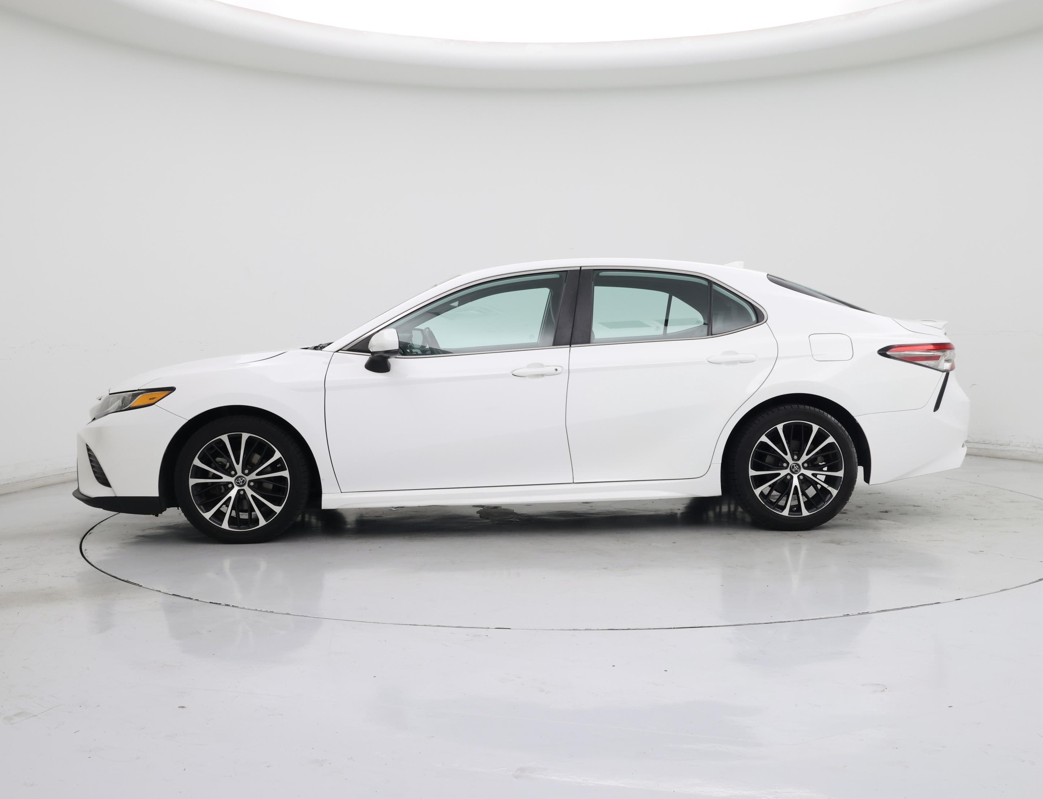 Thumbnail: 2019 Toyota Camry - 3