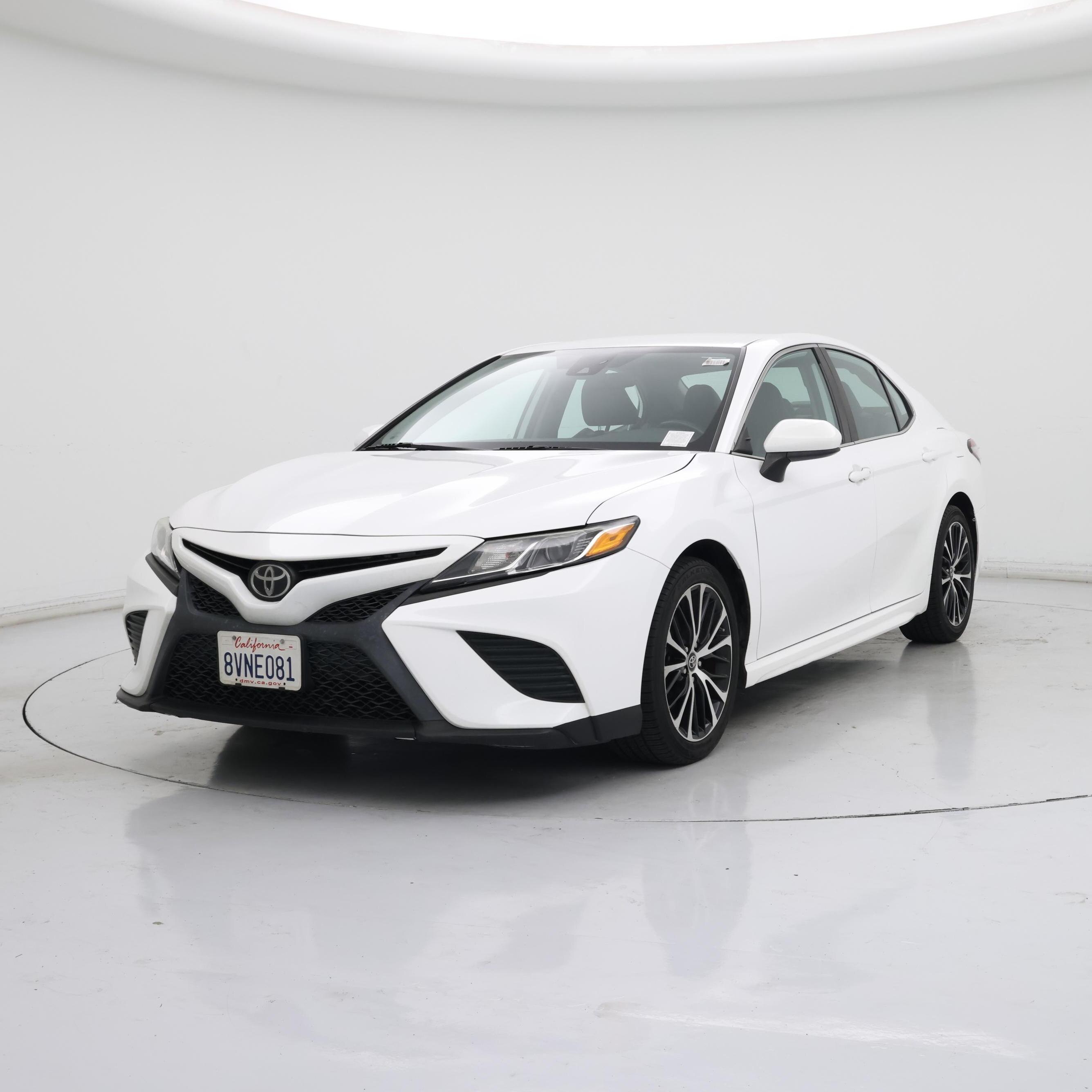 Thumbnail: 2019 Toyota Camry - 4