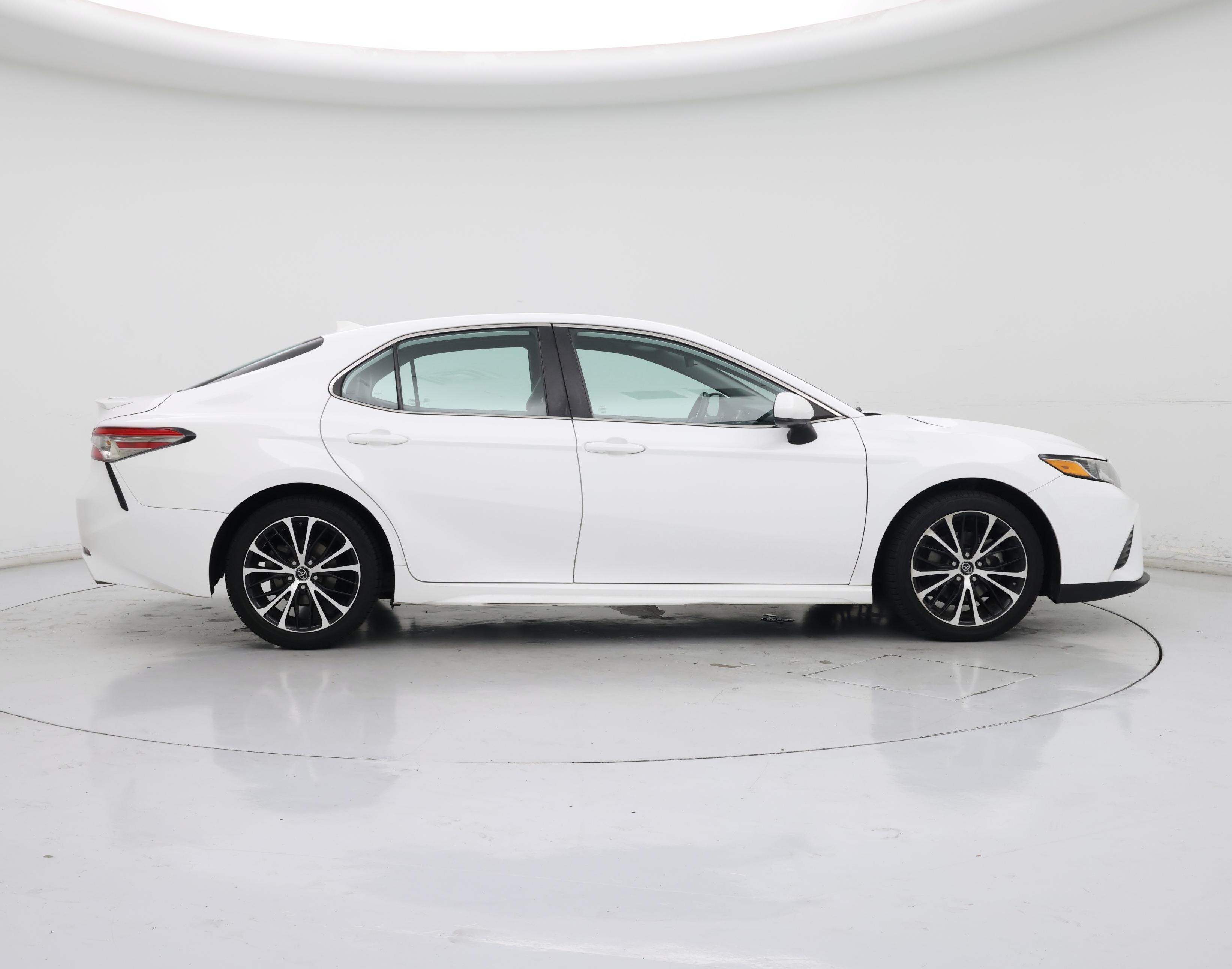Thumbnail: 2019 Toyota Camry - 7