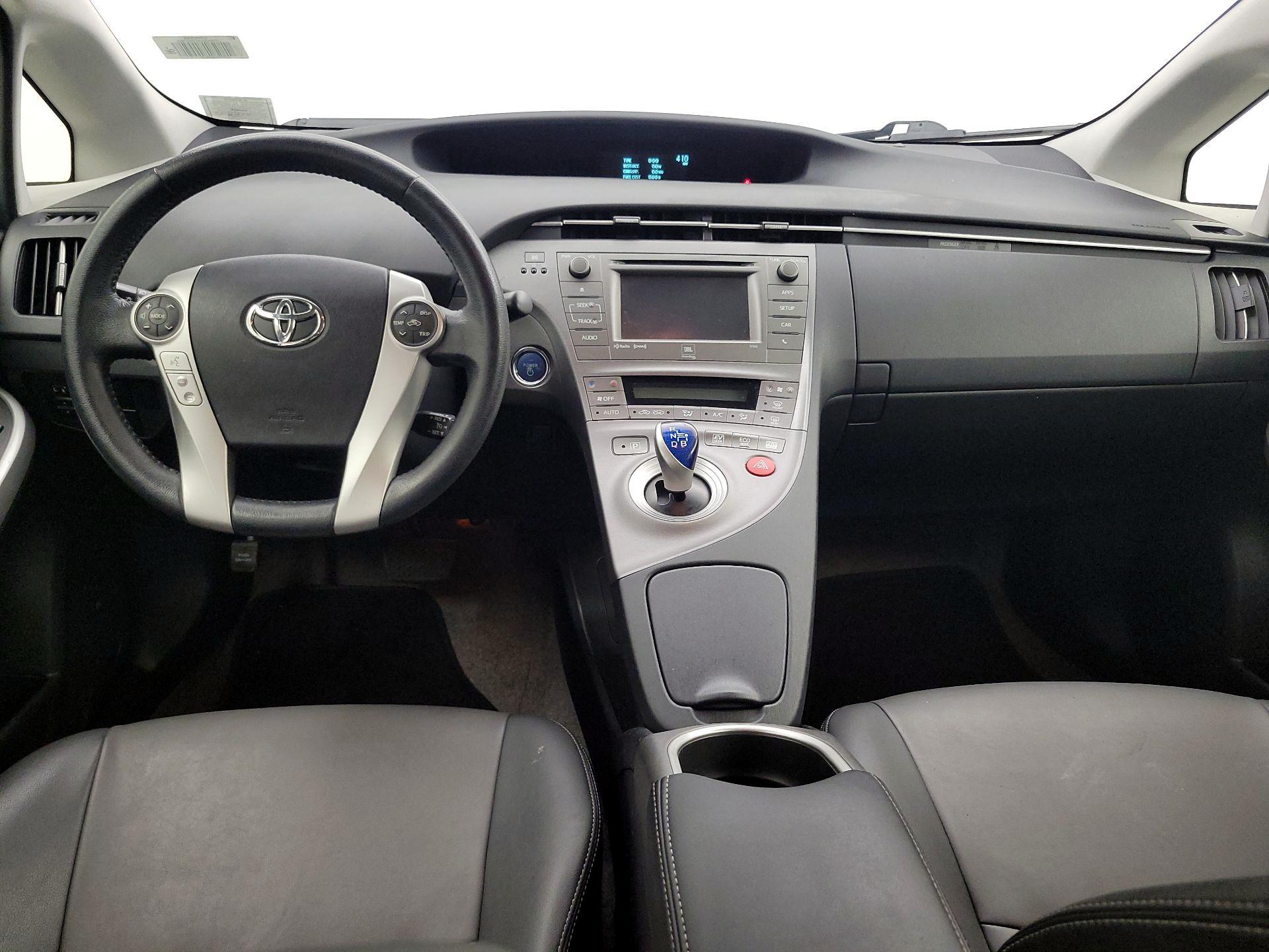 Thumbnail: 2015 Toyota Prius - 9