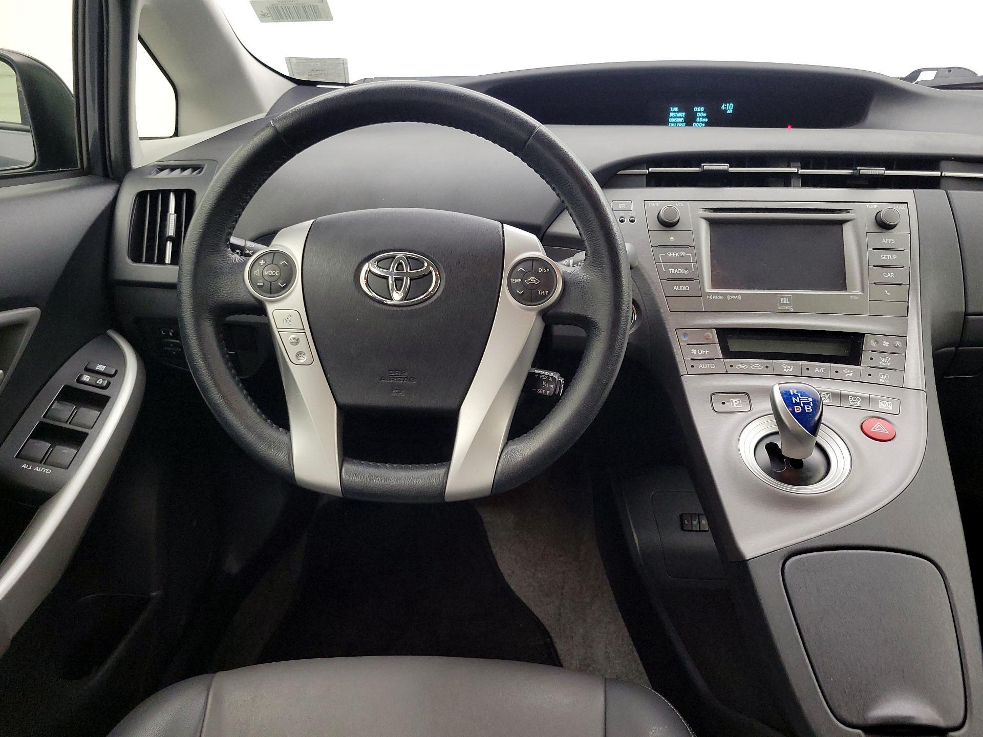 Thumbnail: 2015 Toyota Prius - 10