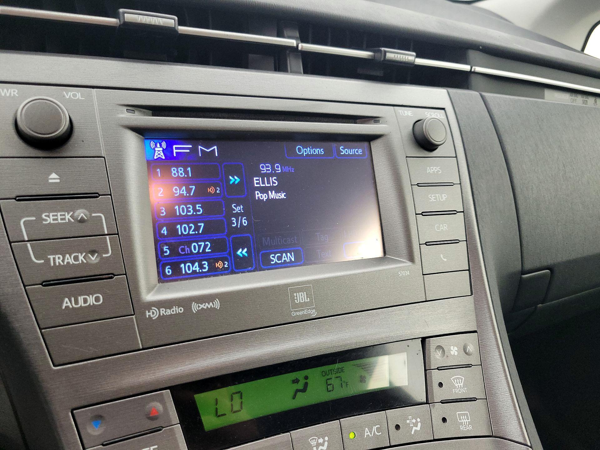 Thumbnail: 2015 Toyota Prius - 15