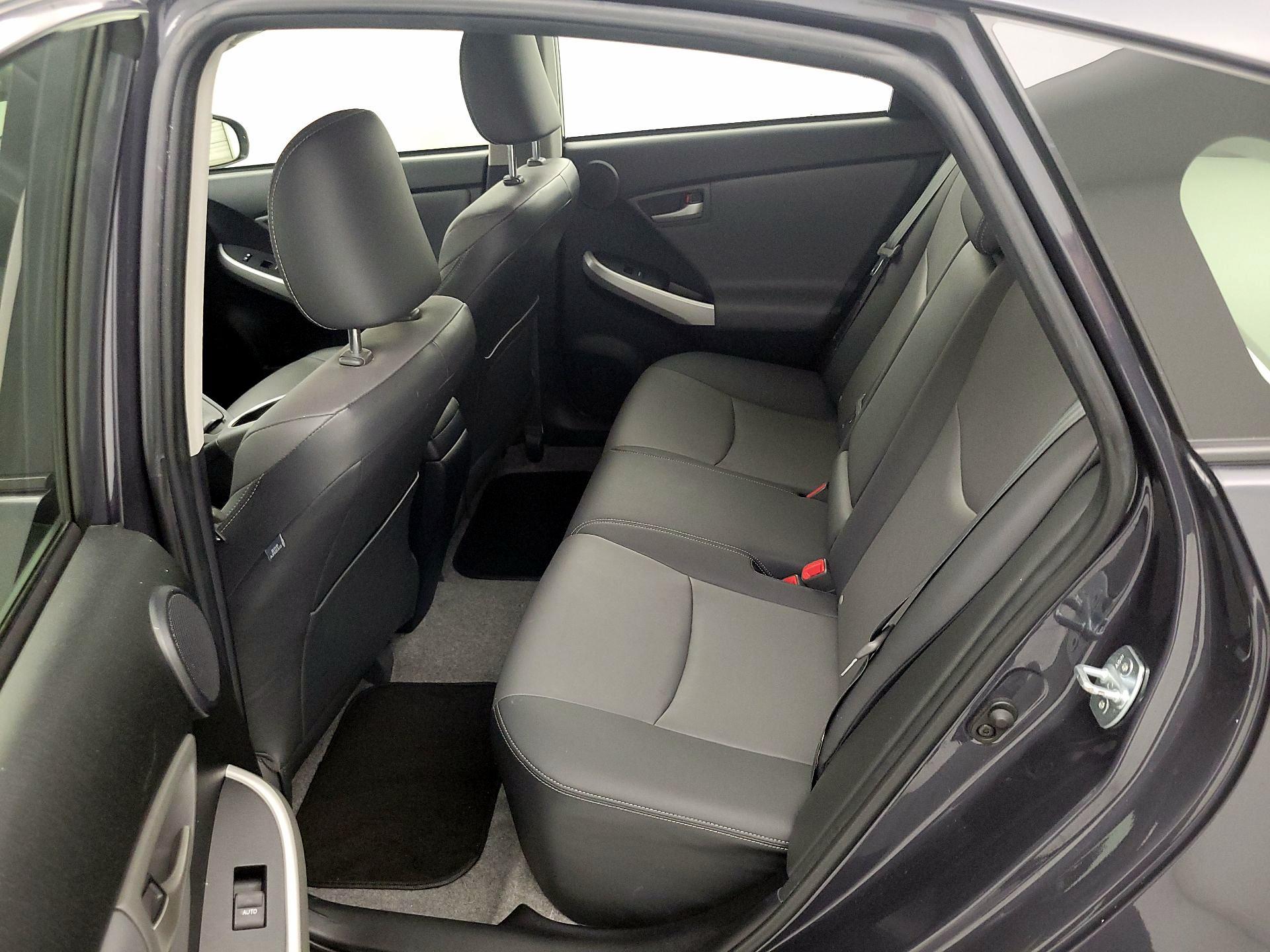 Thumbnail: 2015 Toyota Prius - 18
