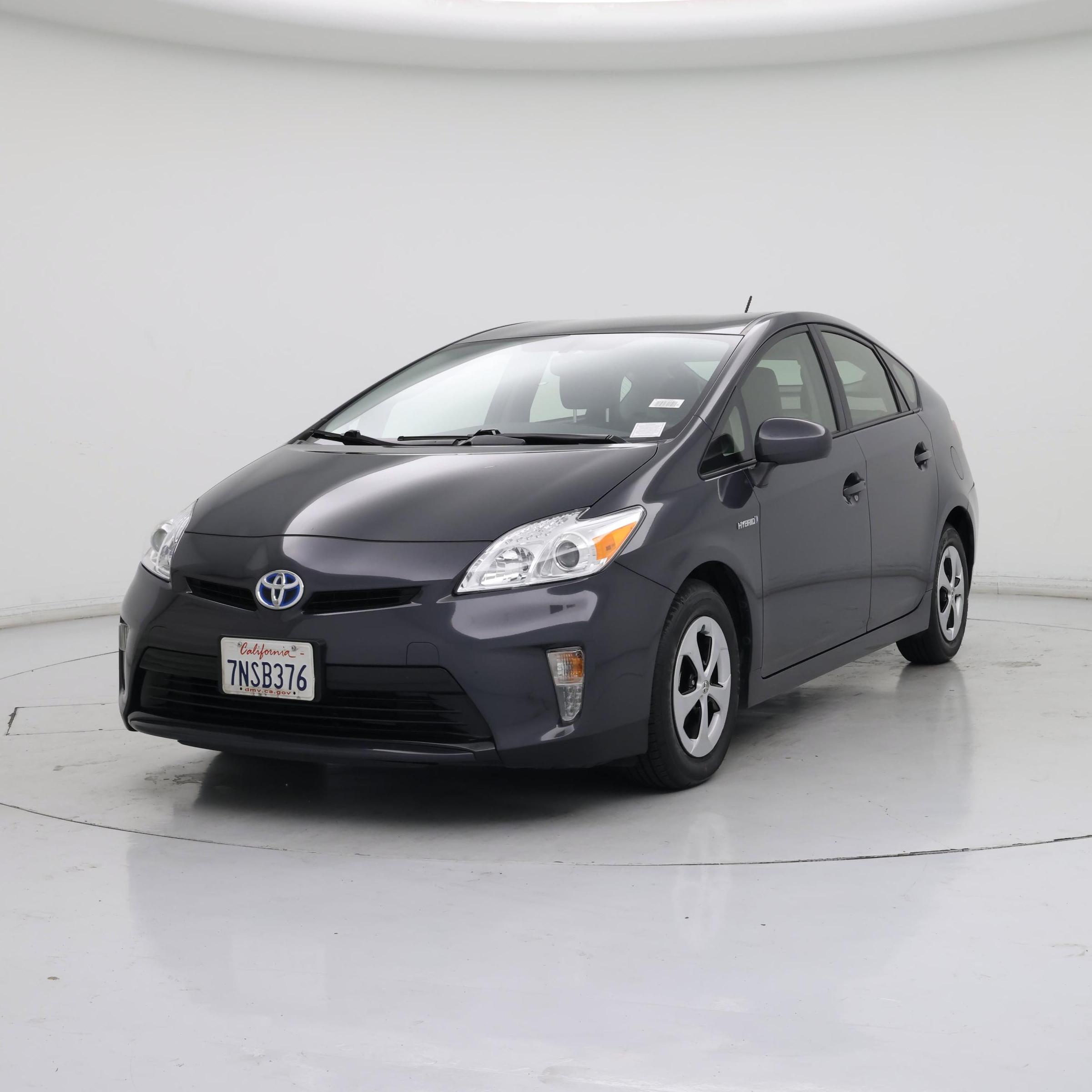 Thumbnail: 2015 Toyota Prius - 4