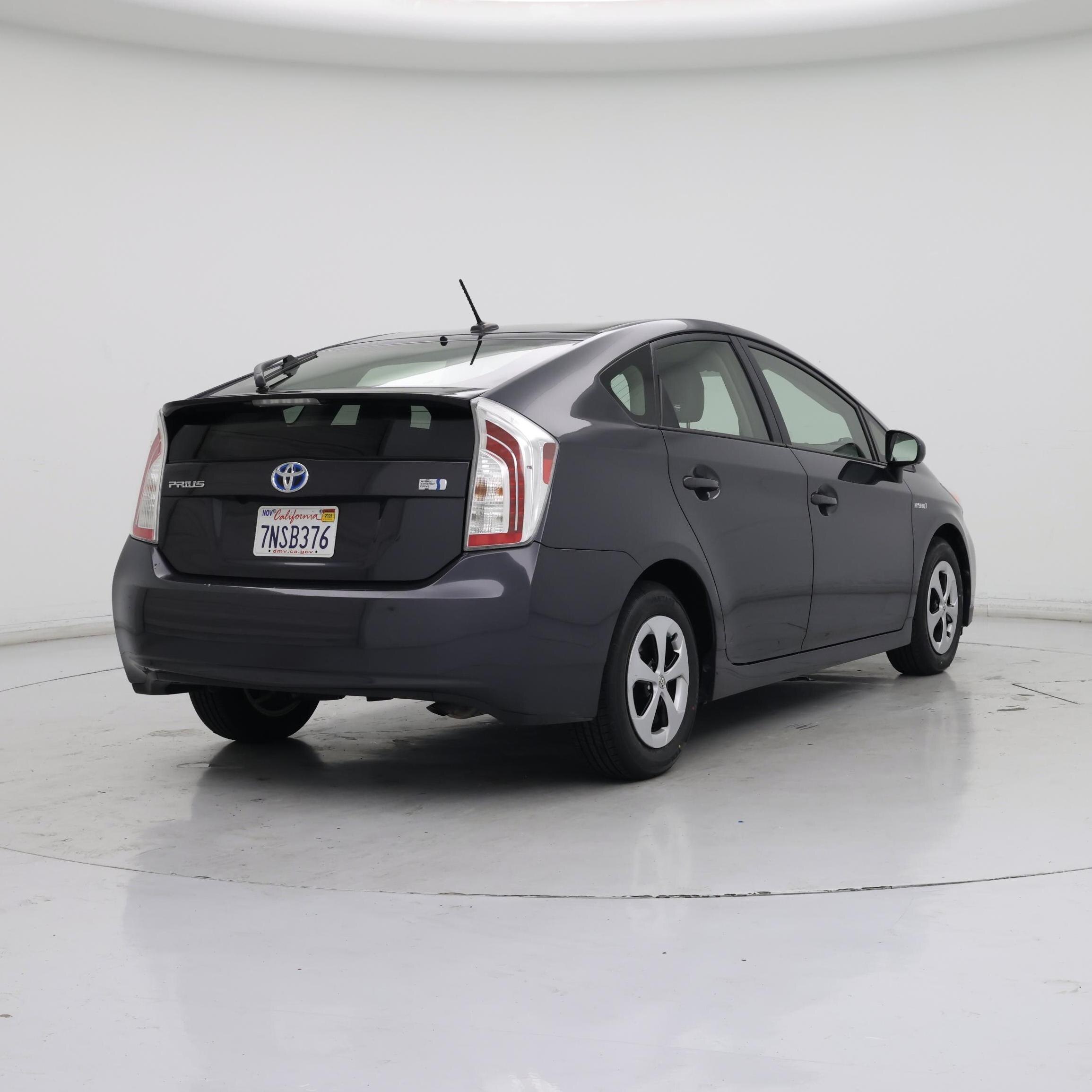 Thumbnail: 2015 Toyota Prius - 8