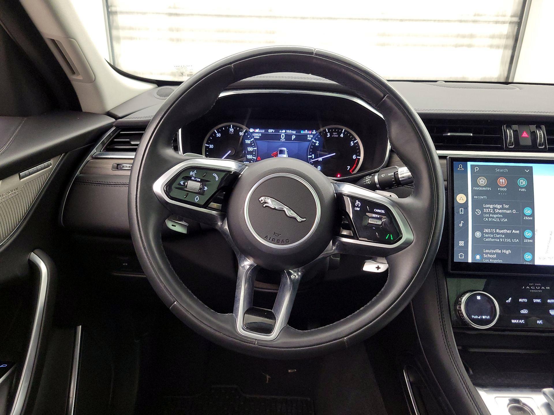 Thumbnail: 2022 Jaguar F-Pace - 10