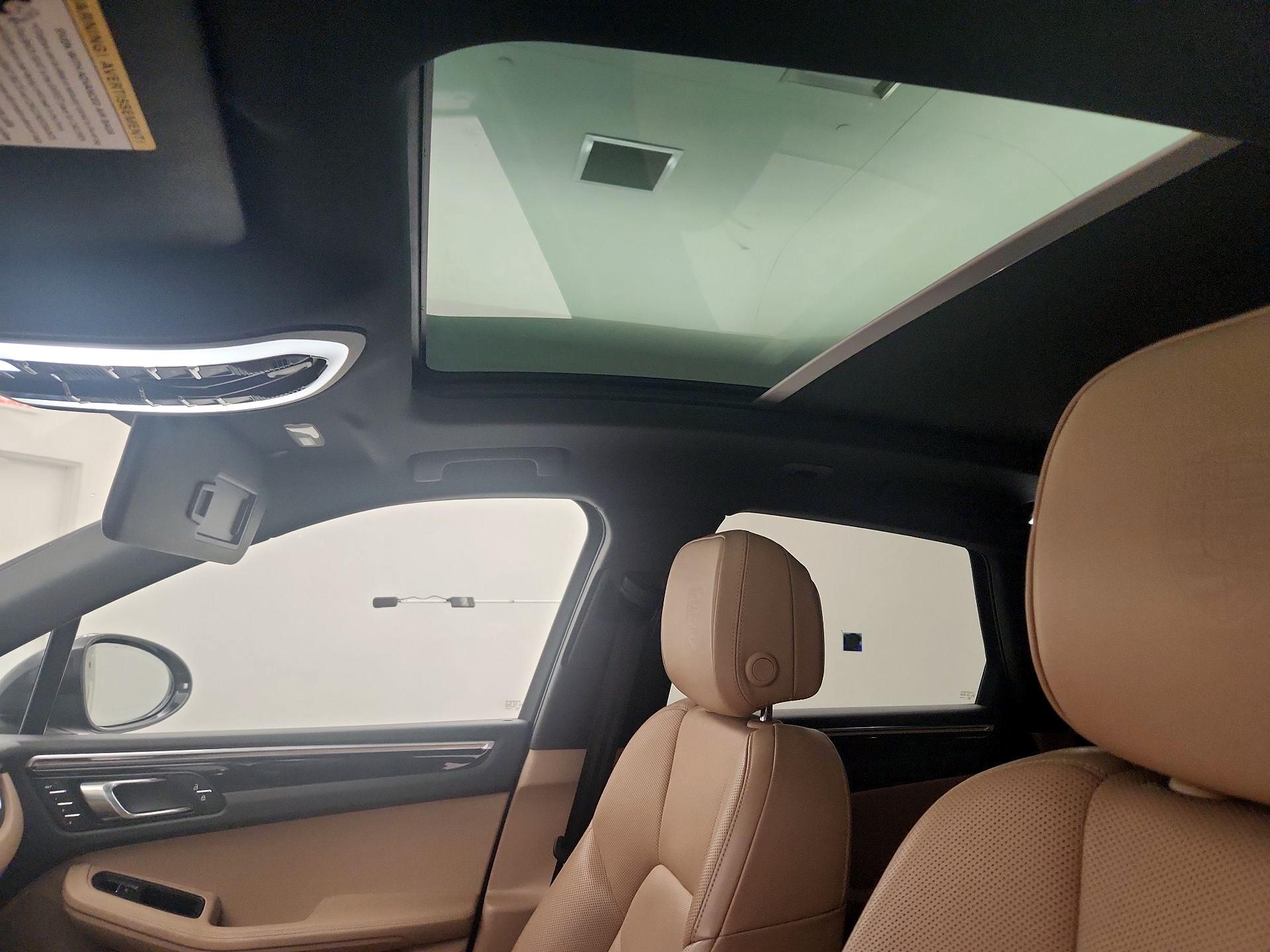 Thumbnail: 2021 Porsche Macan - 19