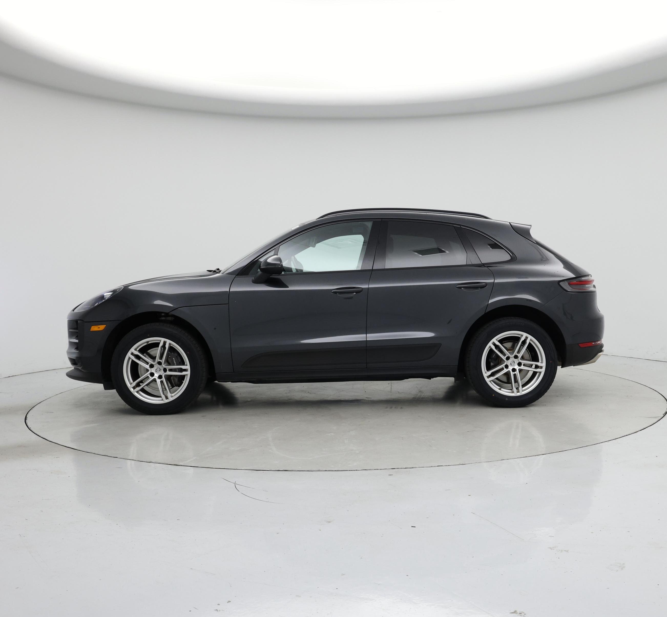 Thumbnail: 2021 Porsche Macan - 3
