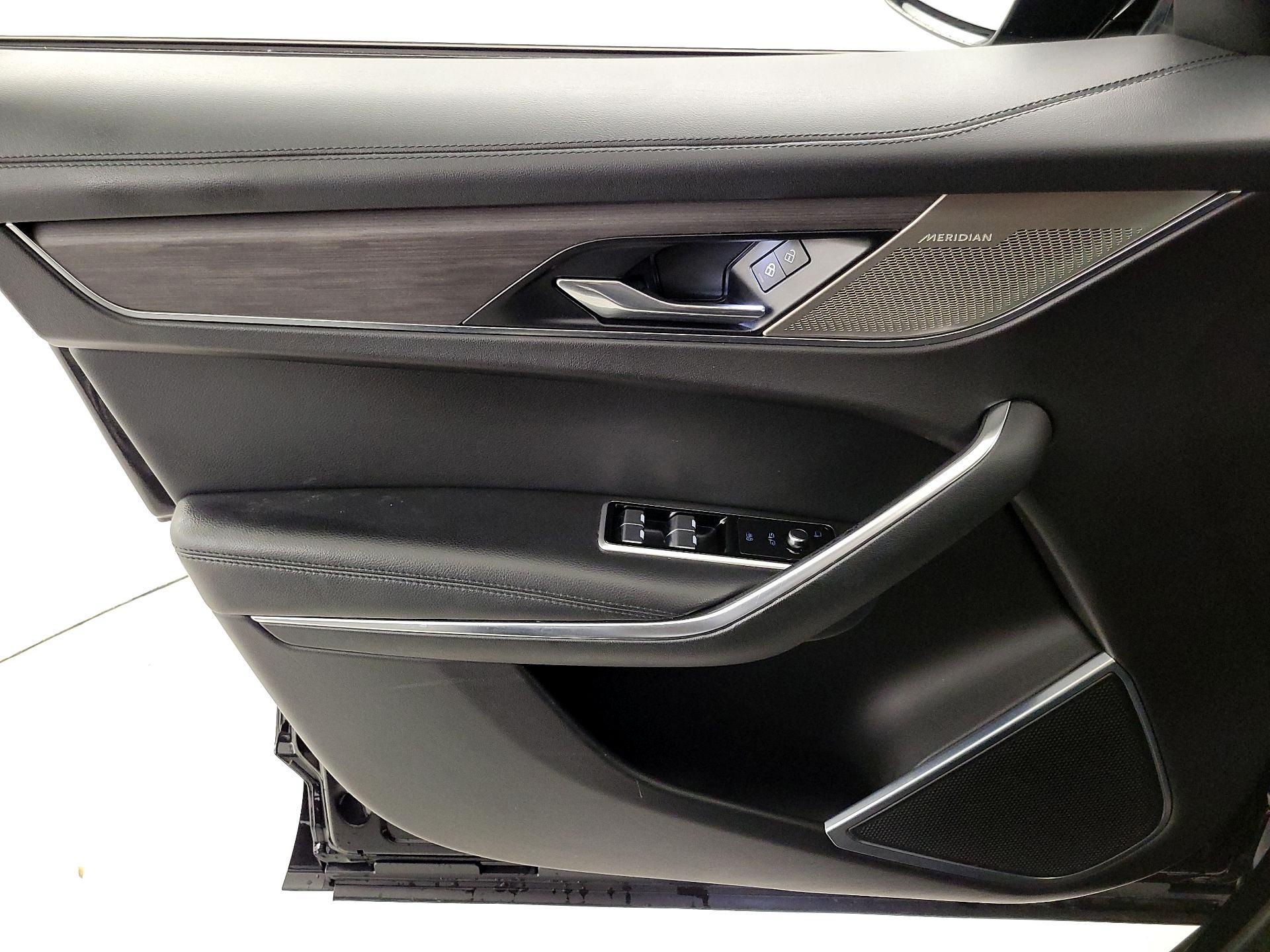 Thumbnail: 2021 Jaguar F-Pace - 12