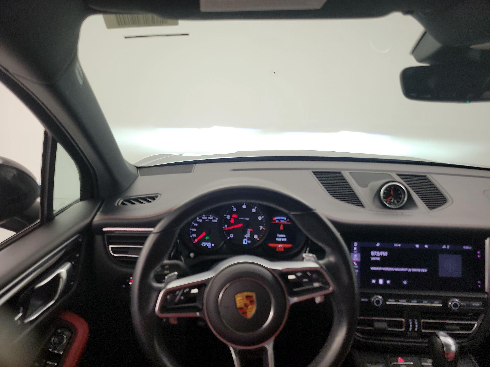 Thumbnail: 2021 Porsche Macan - 10