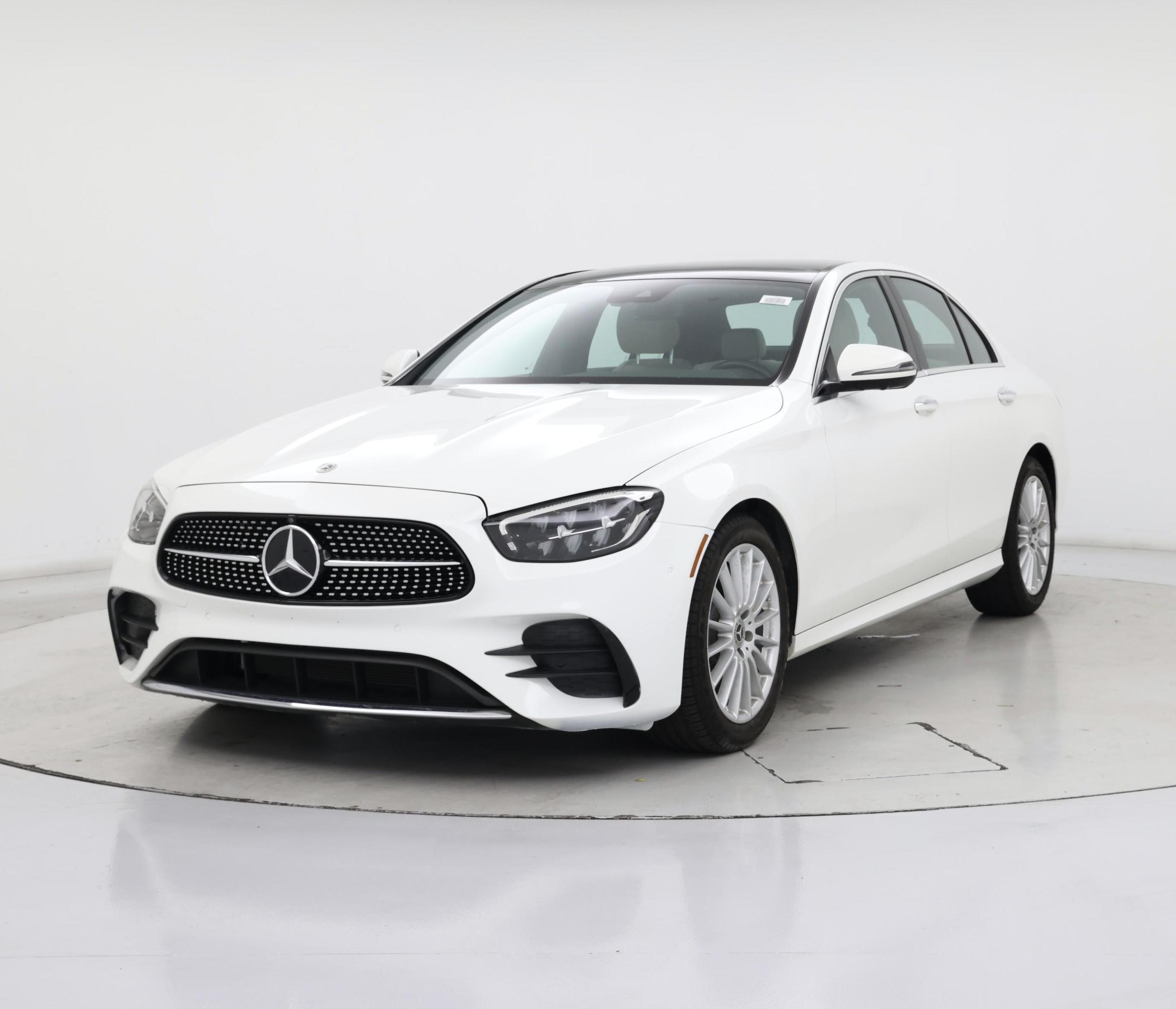 Thumbnail: 2022 Mercedes-Benz E-Class - 4
