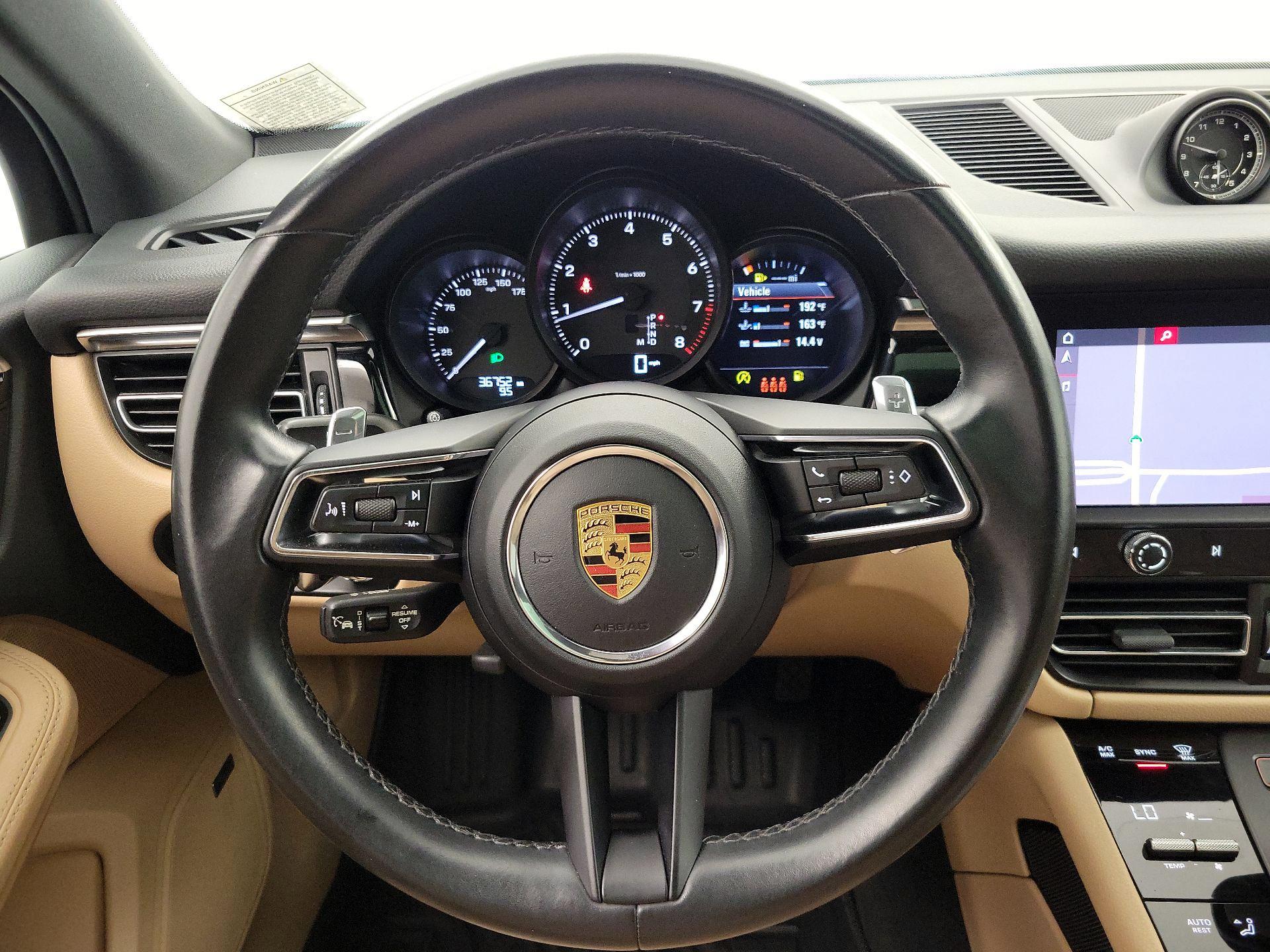 Thumbnail: 2023 Porsche Macan - 10