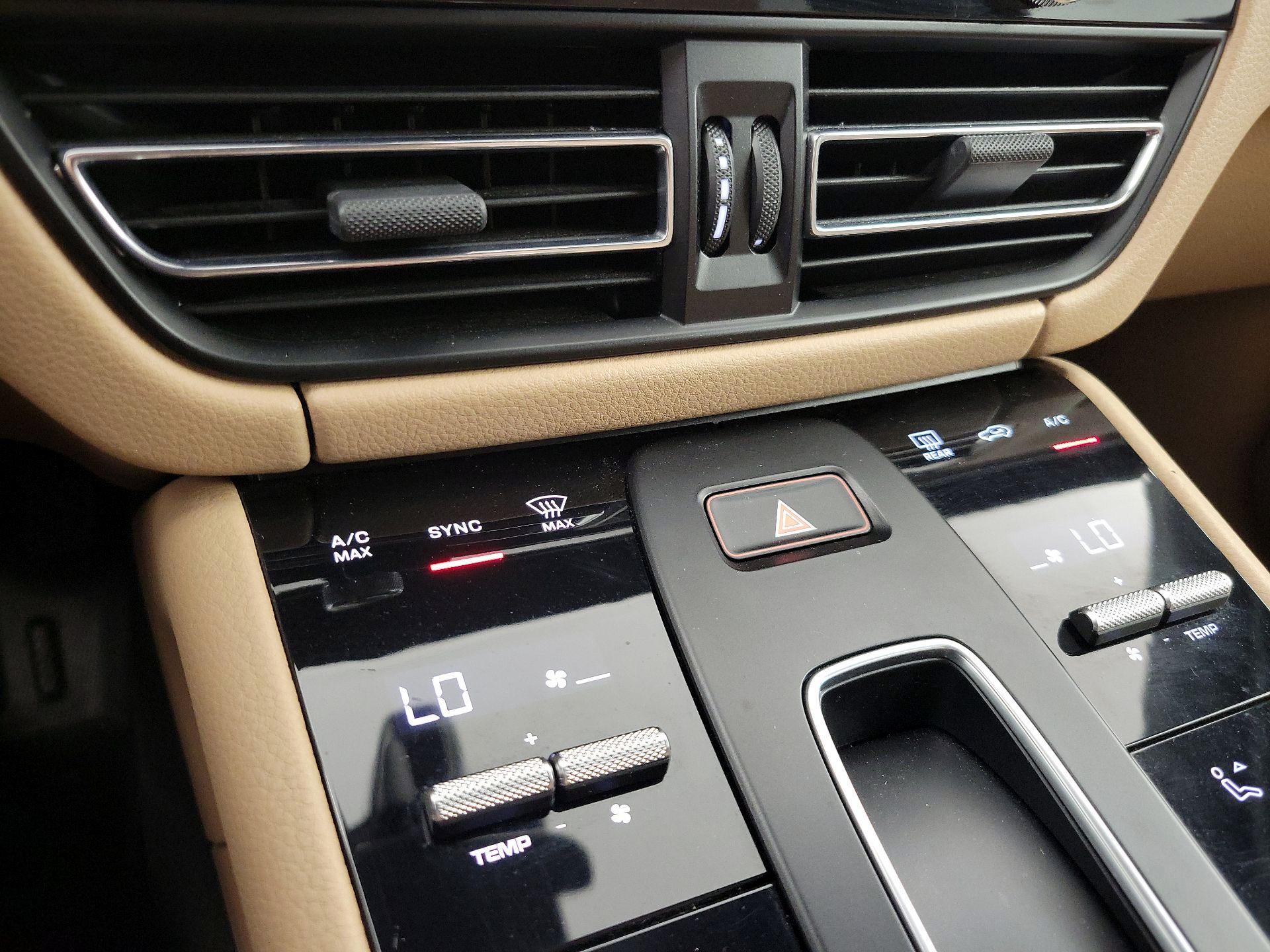 Thumbnail: 2023 Porsche Macan - 17