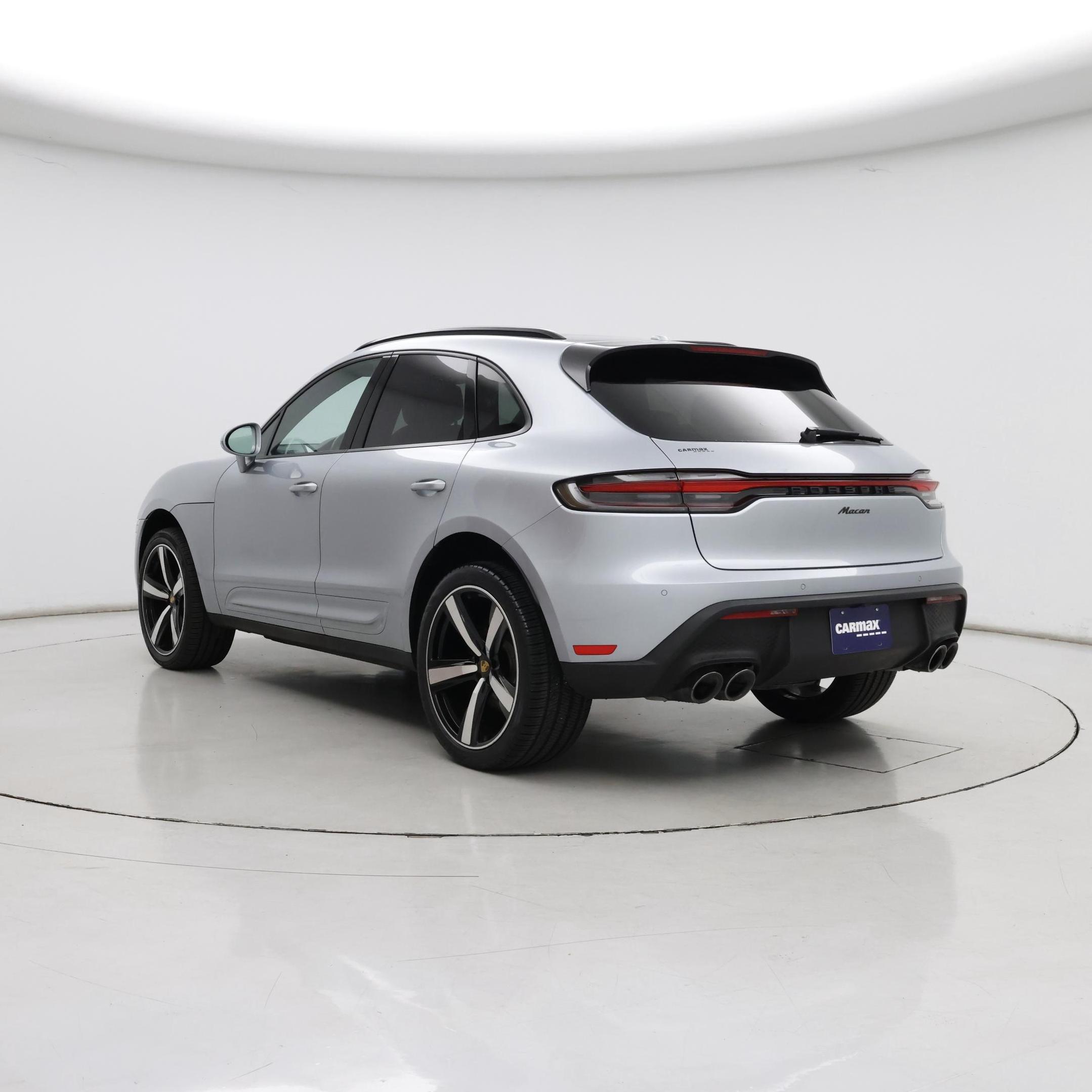 Thumbnail: 2023 Porsche Macan - 2