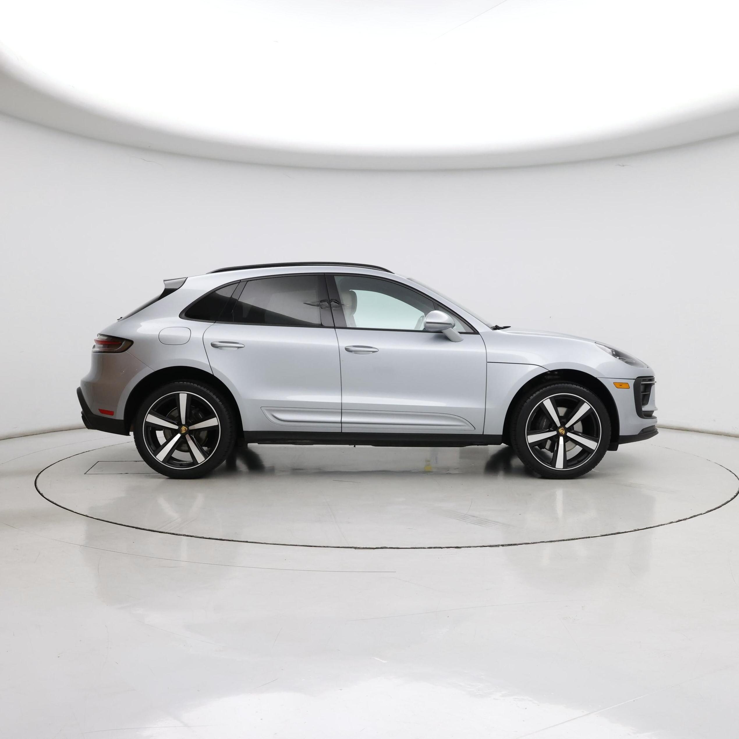 Thumbnail: 2023 Porsche Macan - 7