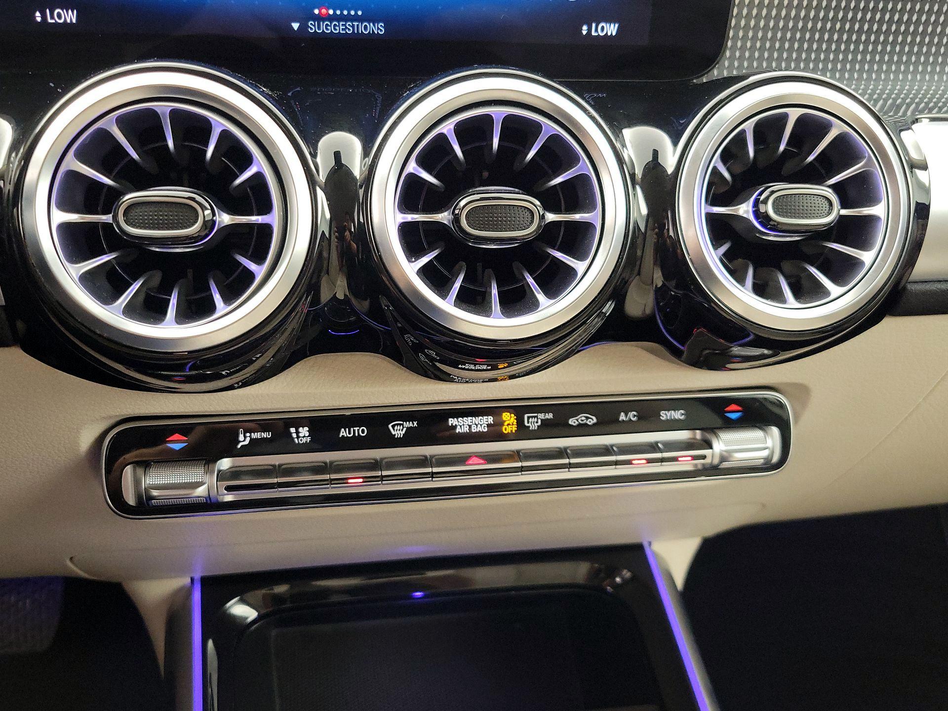 Thumbnail: 2022 Mercedes-Benz GLB - 16