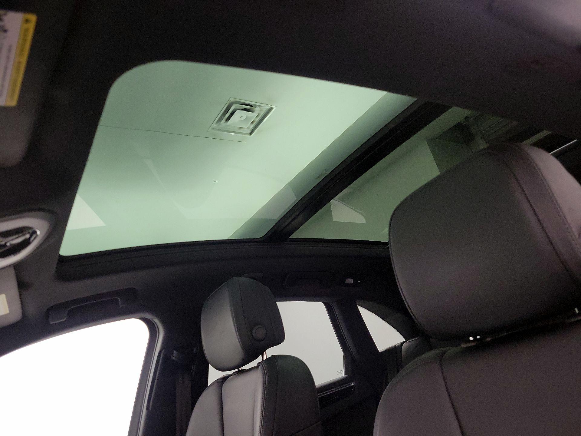 Thumbnail: 2022 Porsche Macan - 20
