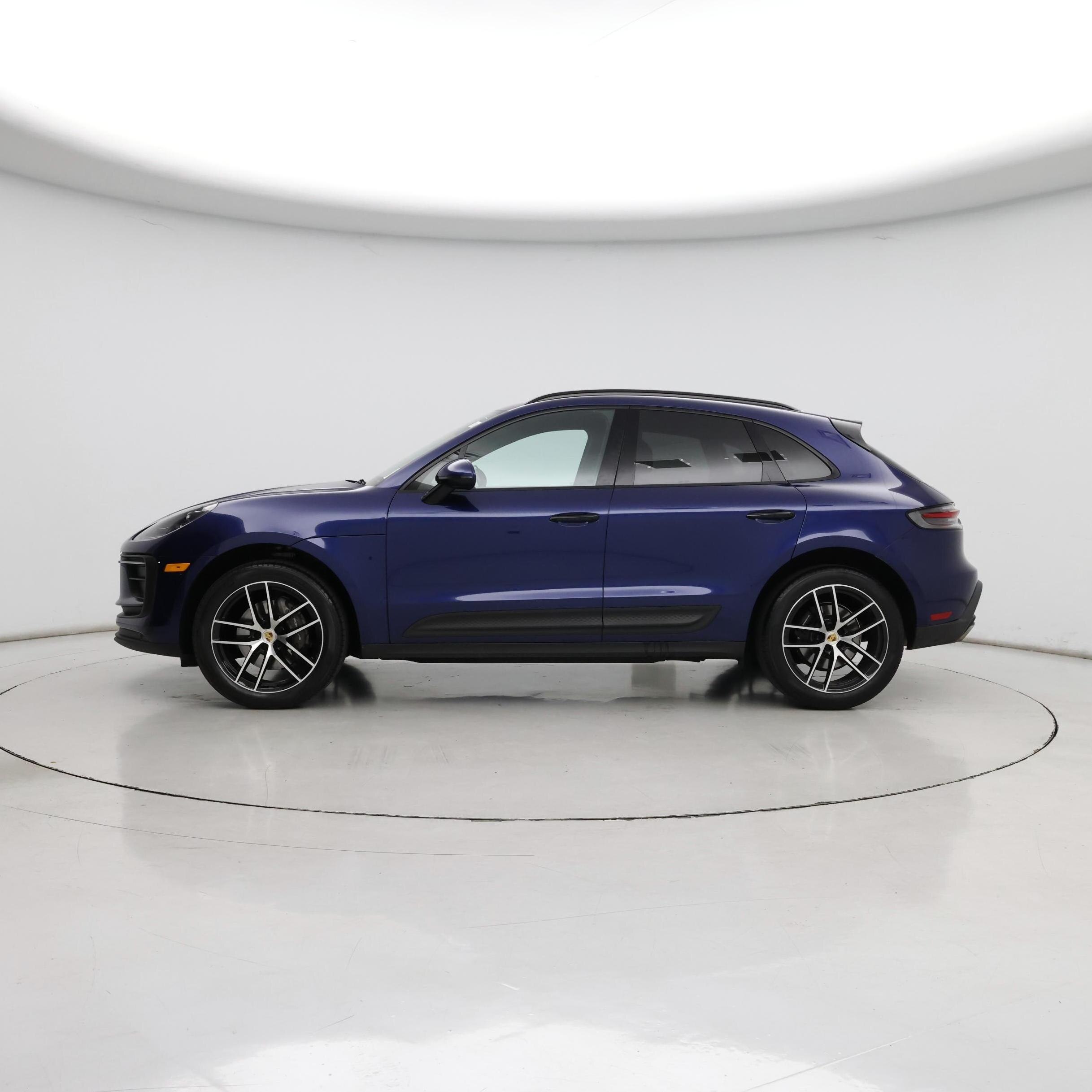 Thumbnail: 2022 Porsche Macan - 3