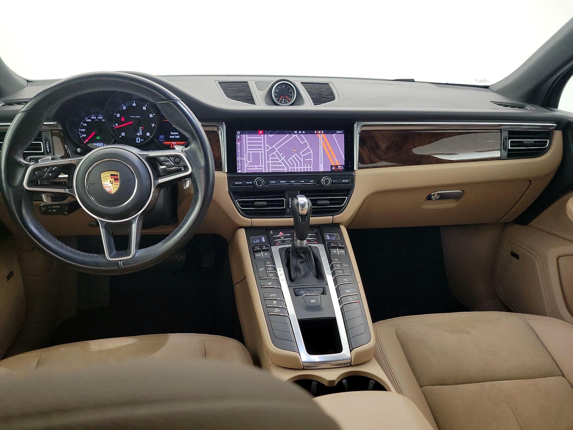 Thumbnail: 2021 Porsche Macan - 9
