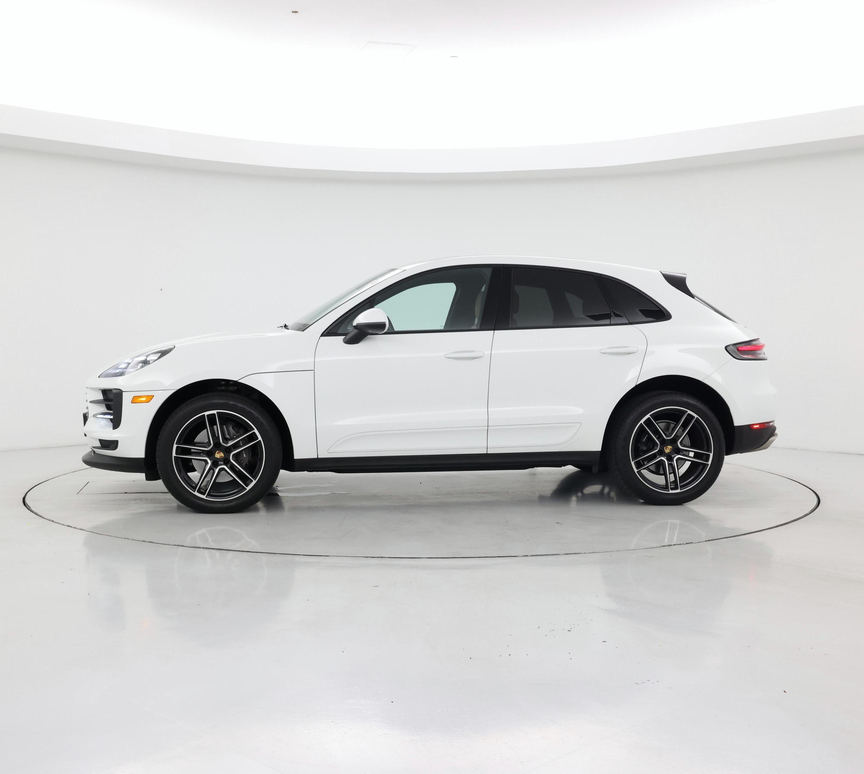 Thumbnail: 2021 Porsche Macan - 3
