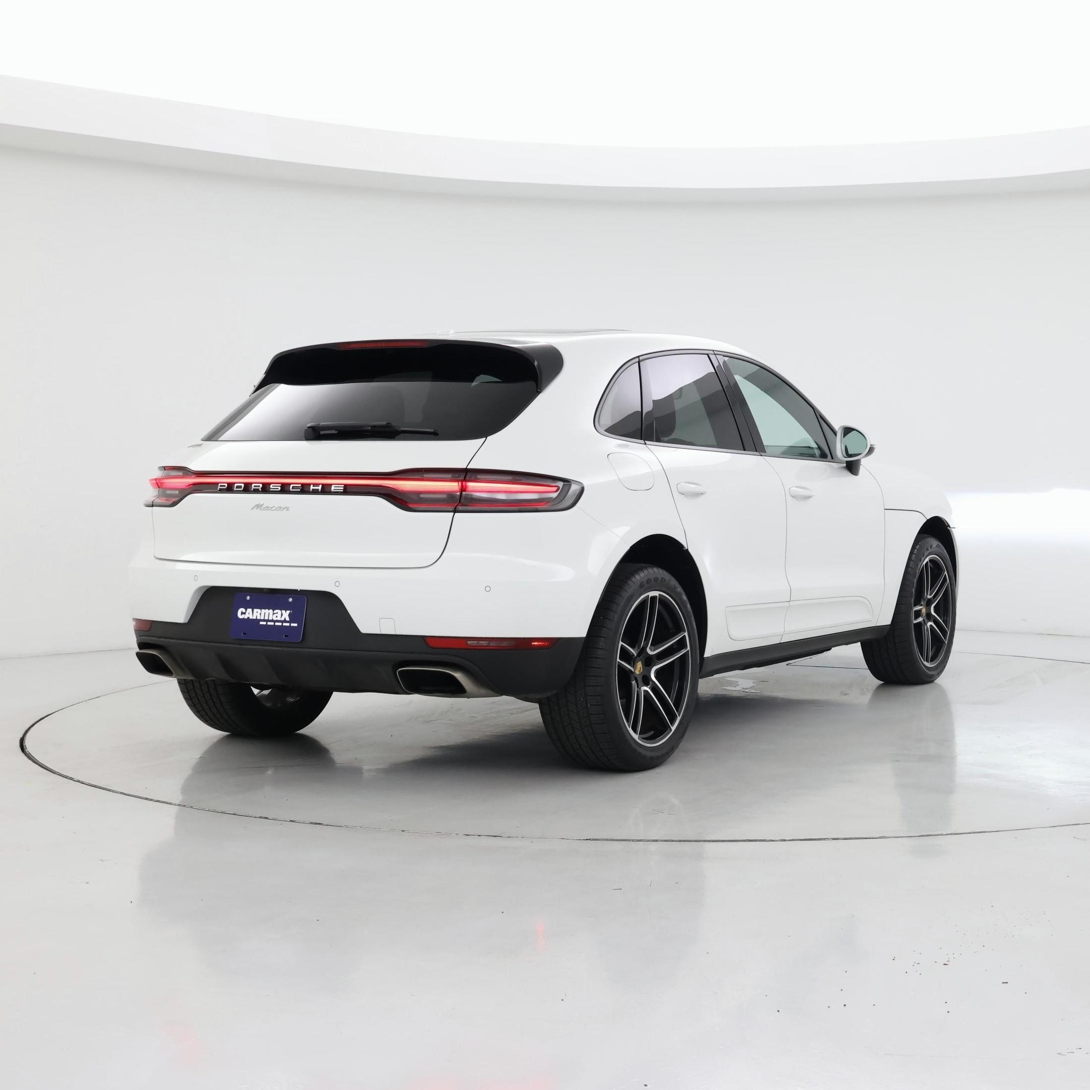 Thumbnail: 2021 Porsche Macan - 8