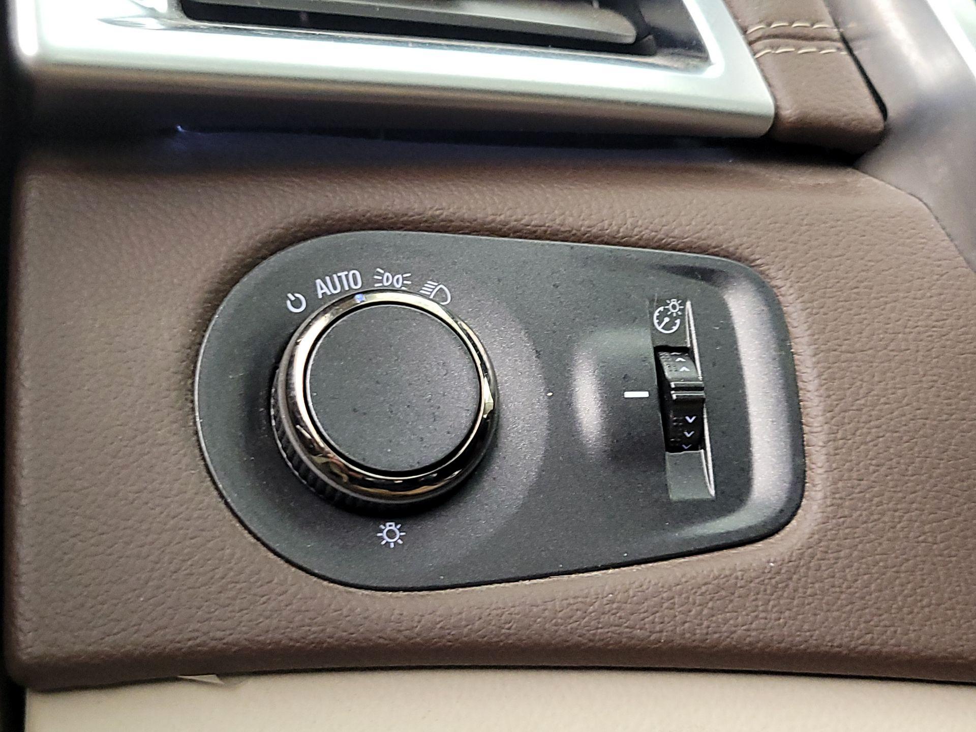 Thumbnail: 2015 Cadillac SRX - 13