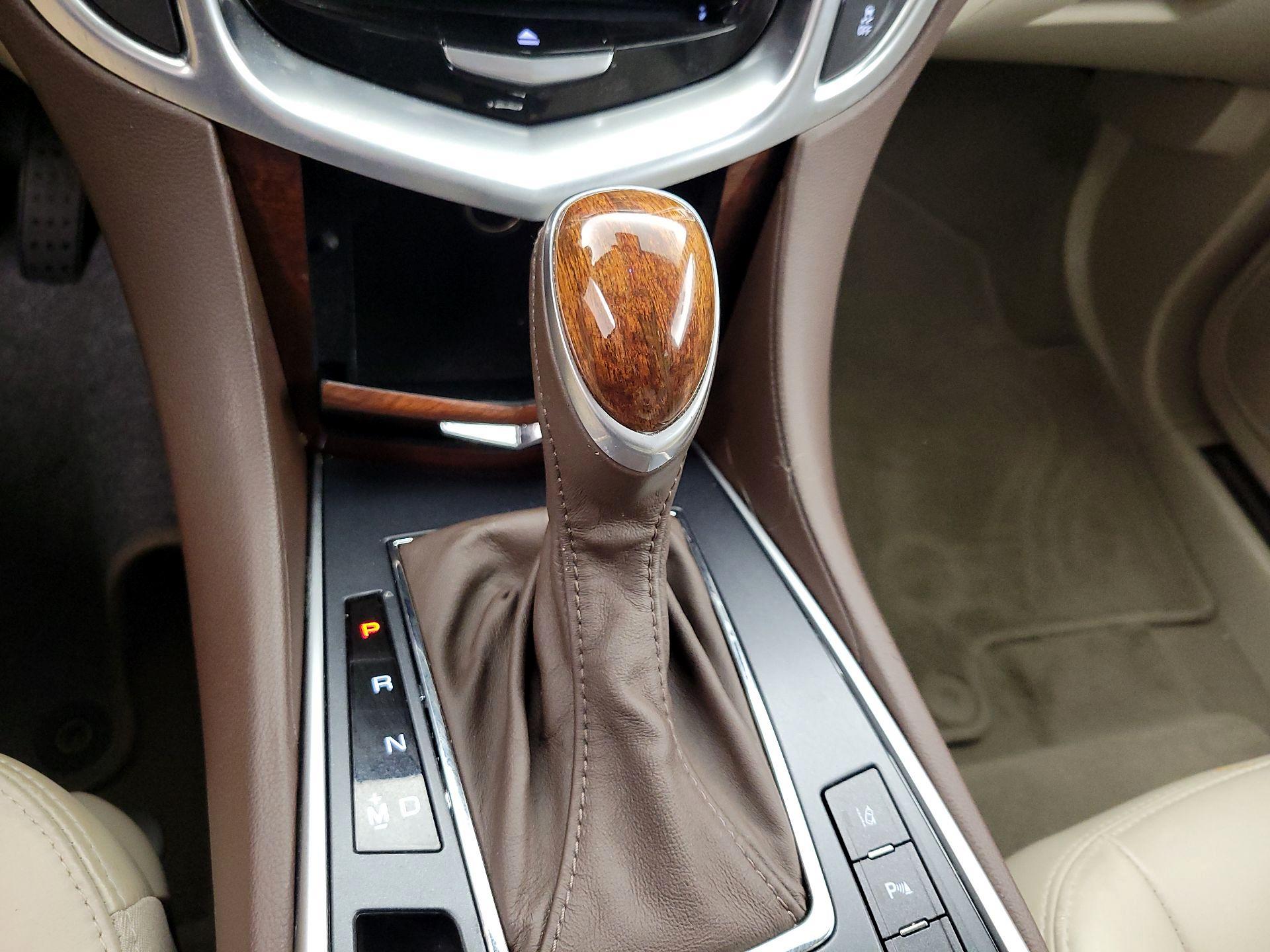 Thumbnail: 2015 Cadillac SRX - 18