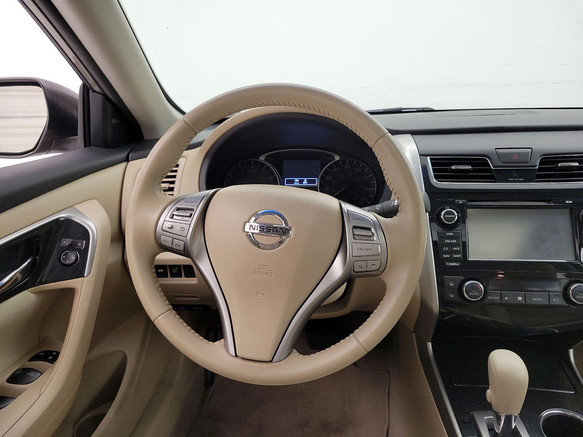 Thumbnail: 2014 Nissan Altima - 10