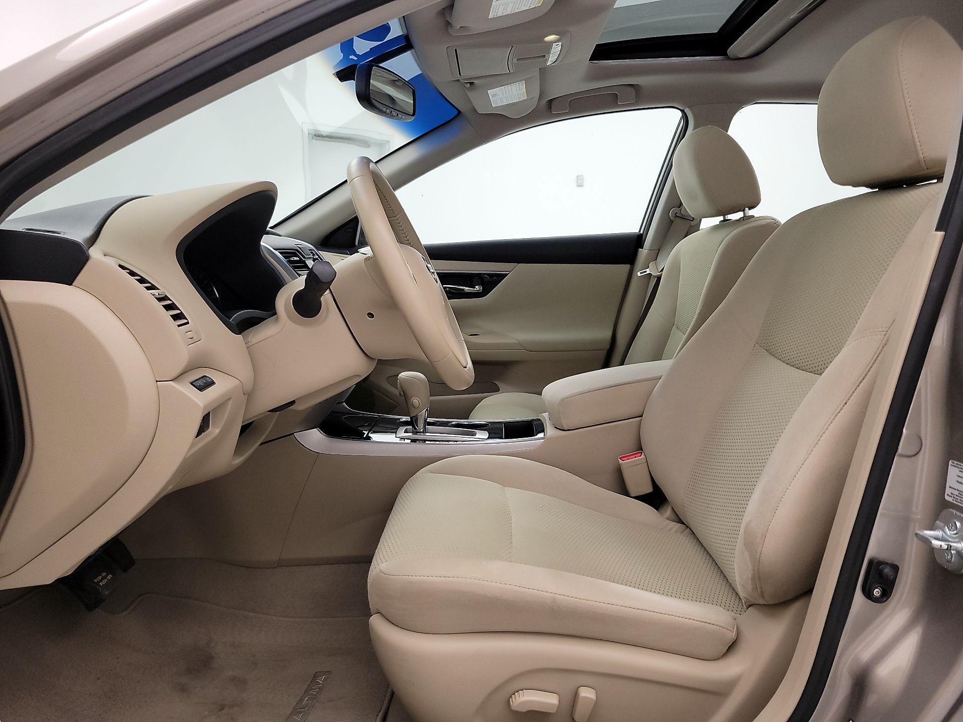 Thumbnail: 2014 Nissan Altima - 11