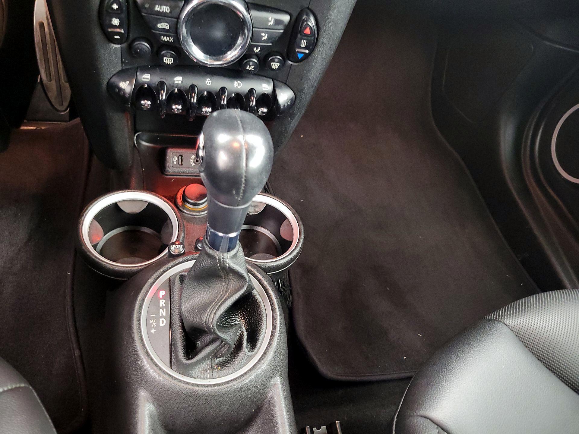 Thumbnail: 2015 MINI Cooper - 16