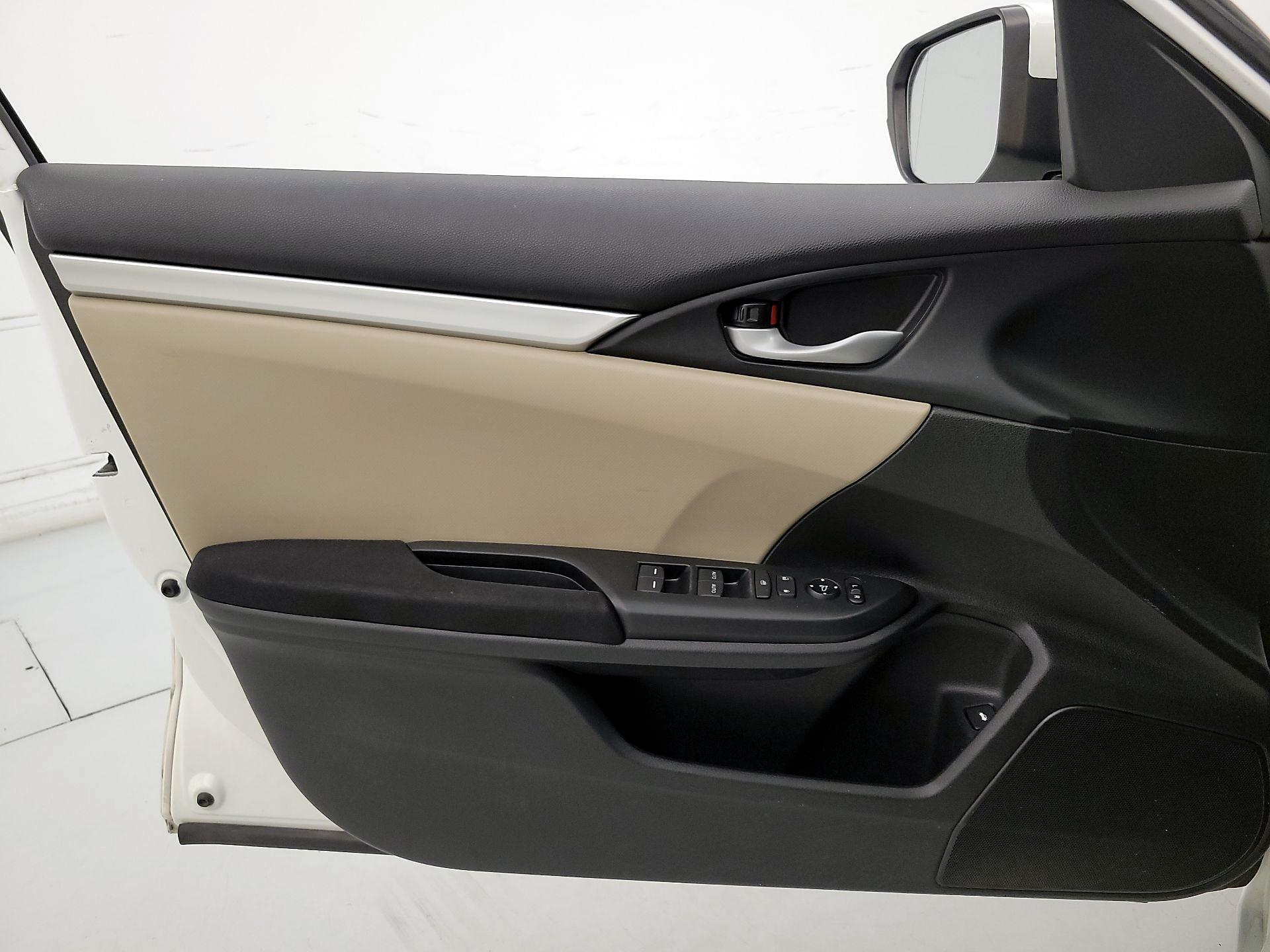 Thumbnail: 2016 Honda Civic - 12