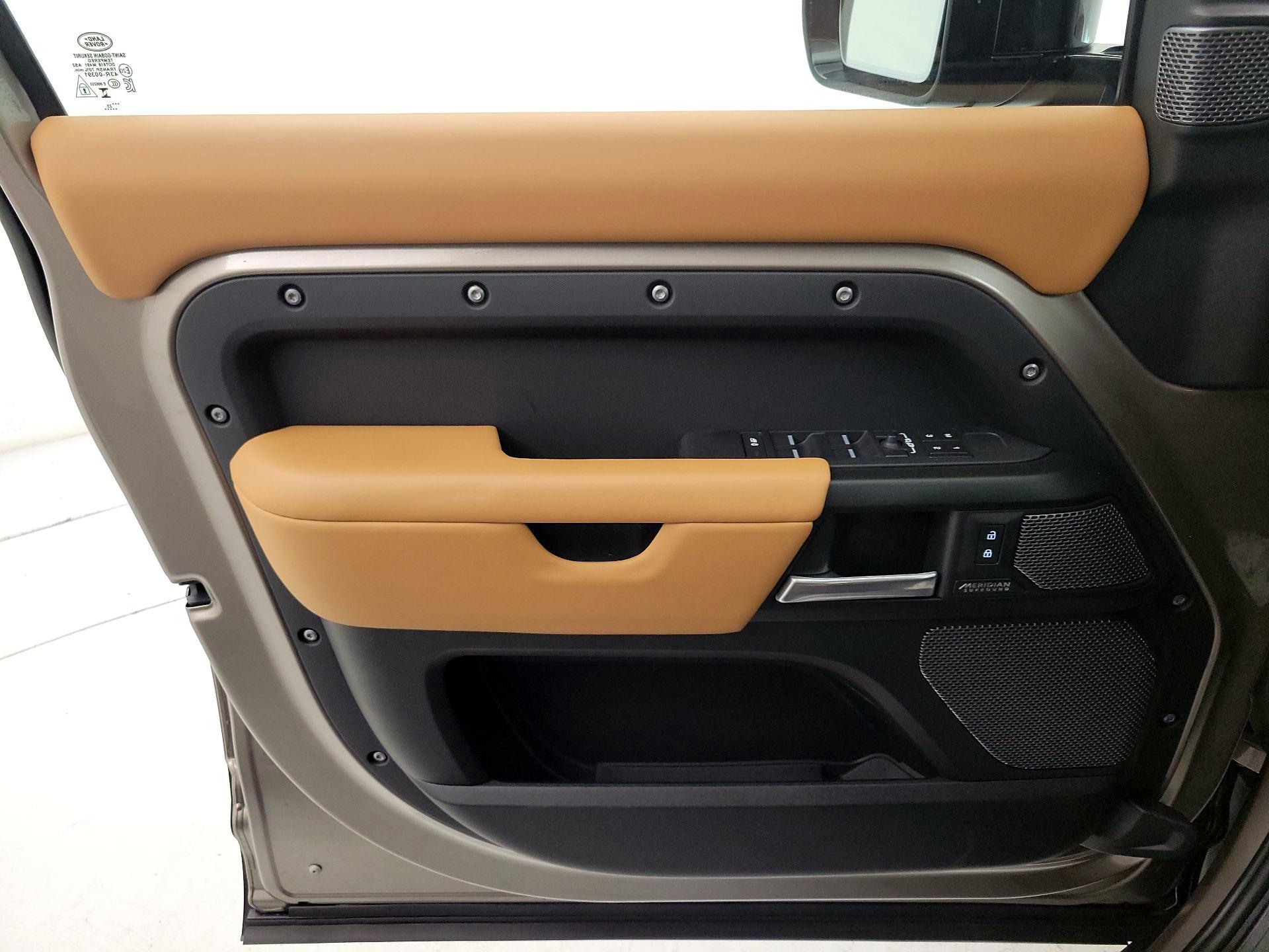 Thumbnail: 2023 Land Rover Defender - 12