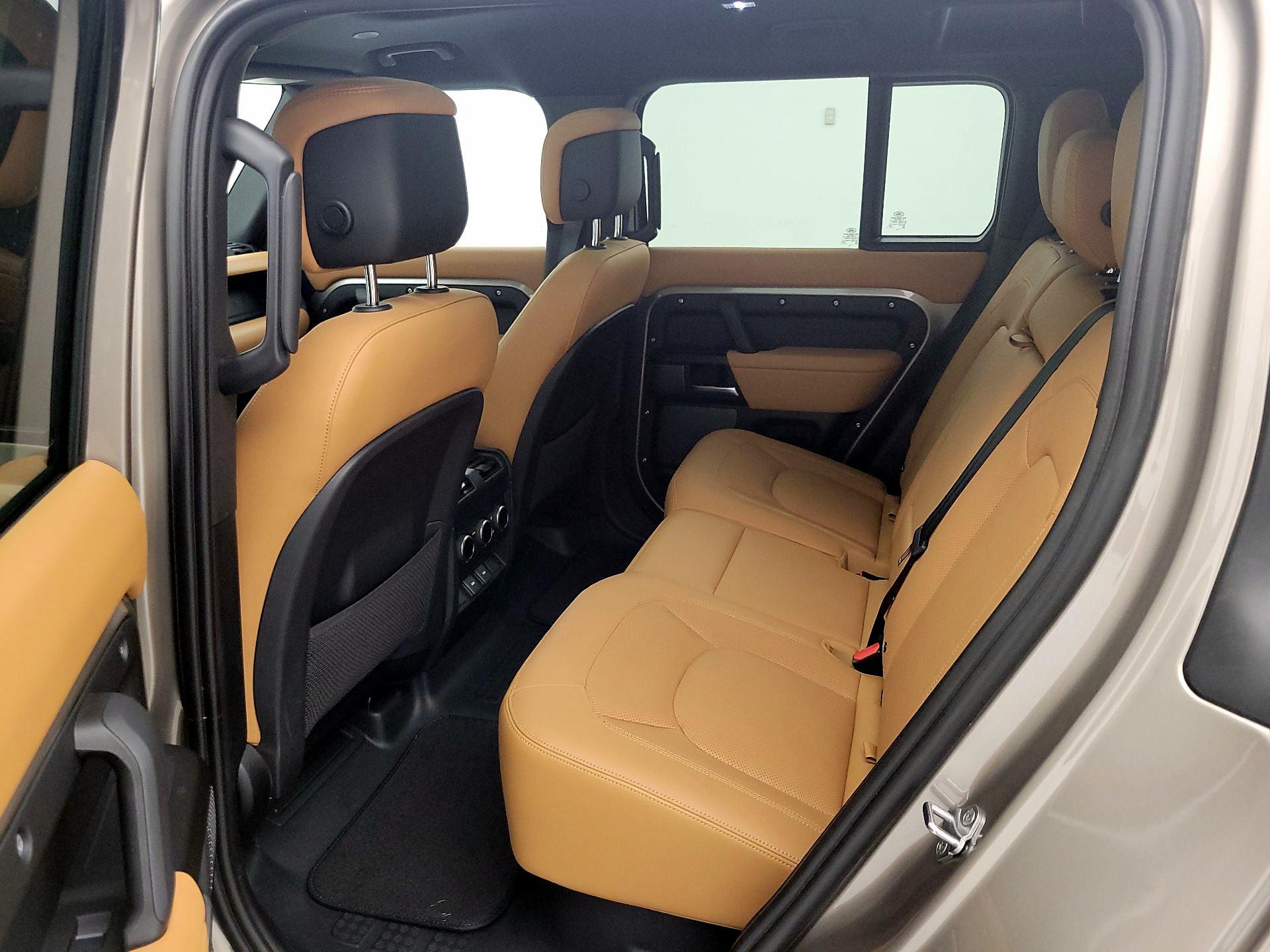 Thumbnail: 2023 Land Rover Defender - 20