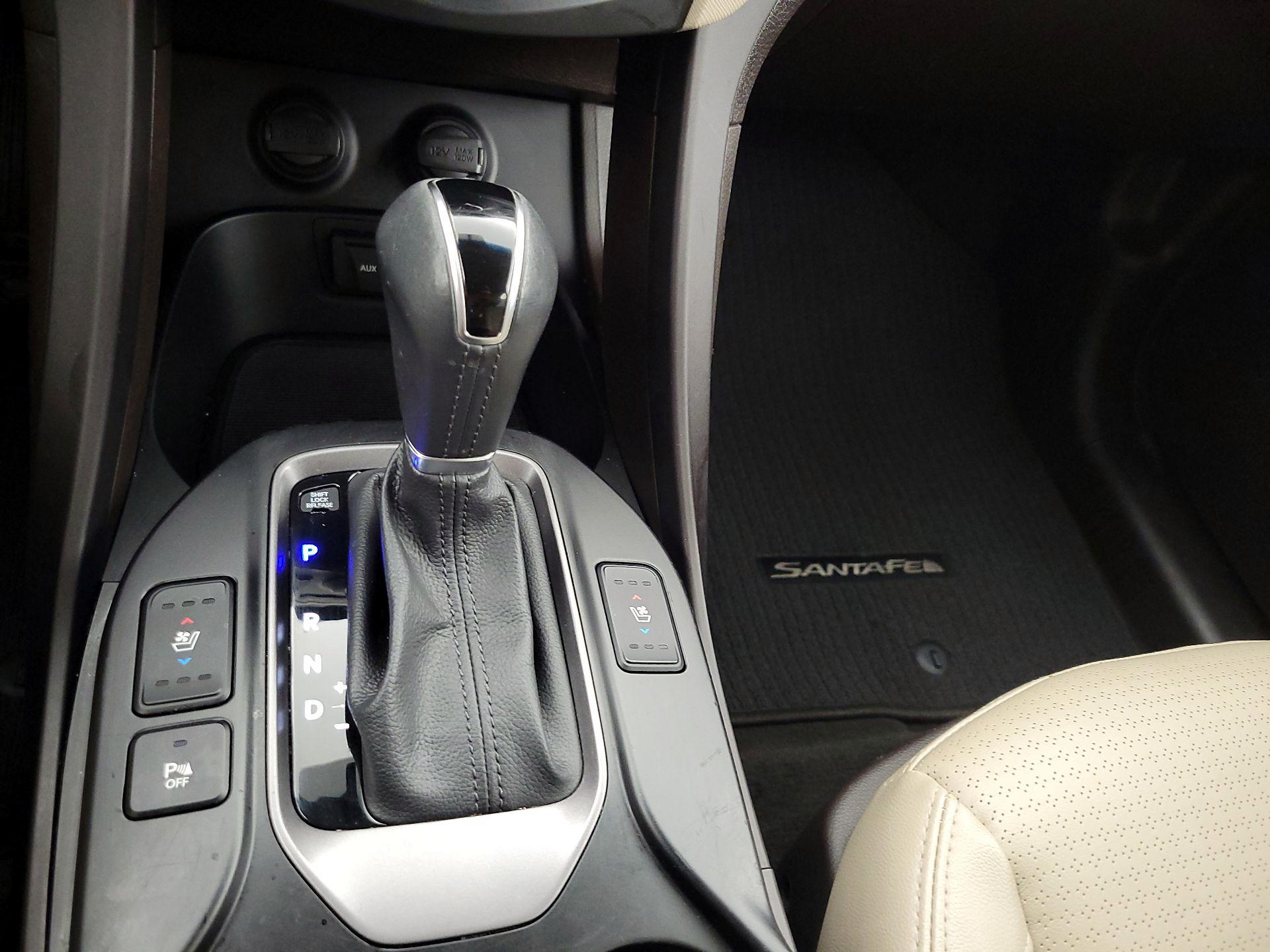Thumbnail: 2016 Hyundai Santa Fe - 17