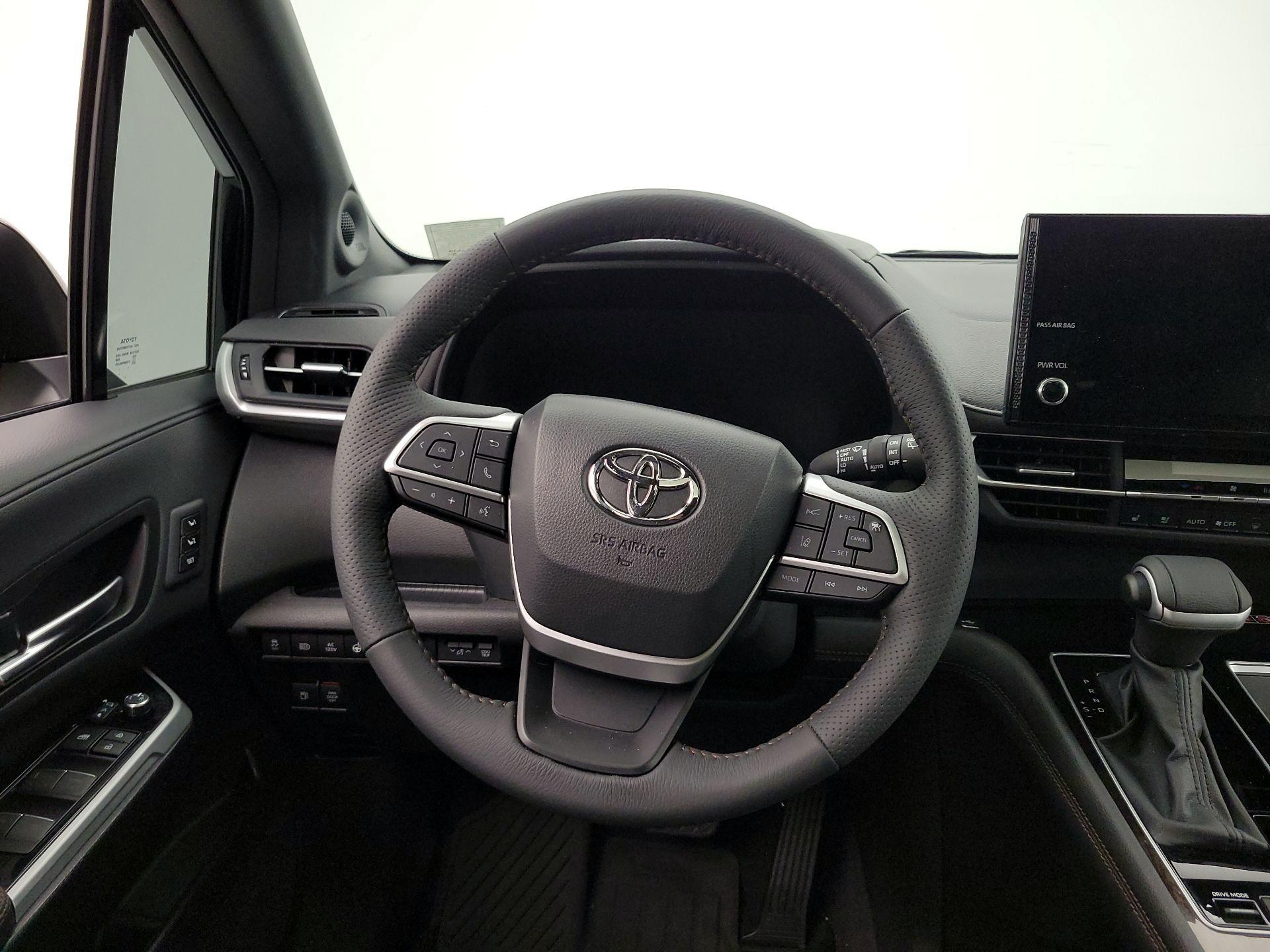 Thumbnail: 2025 Toyota Sienna - 10