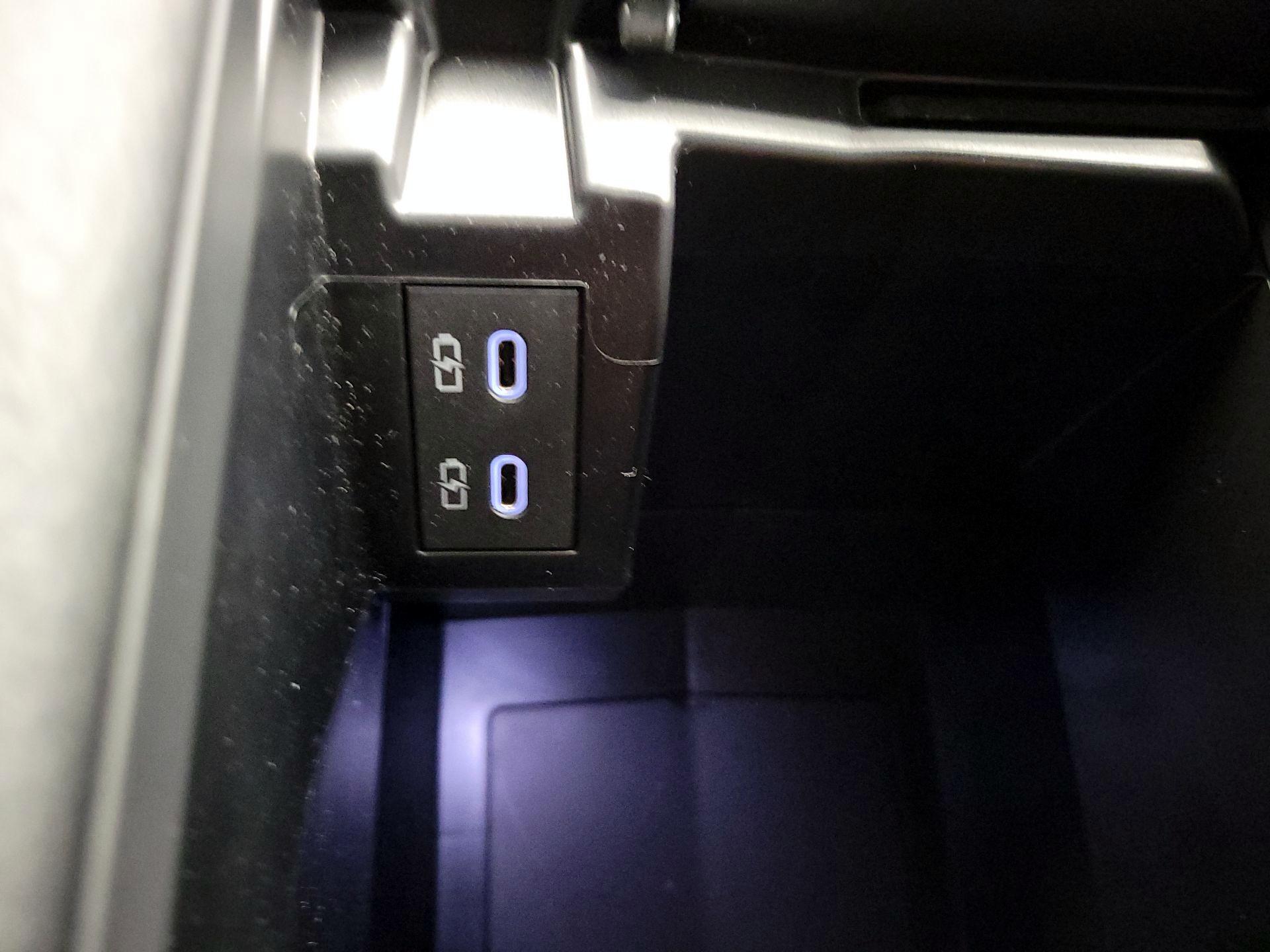 Thumbnail: 2025 Toyota Sienna - 18