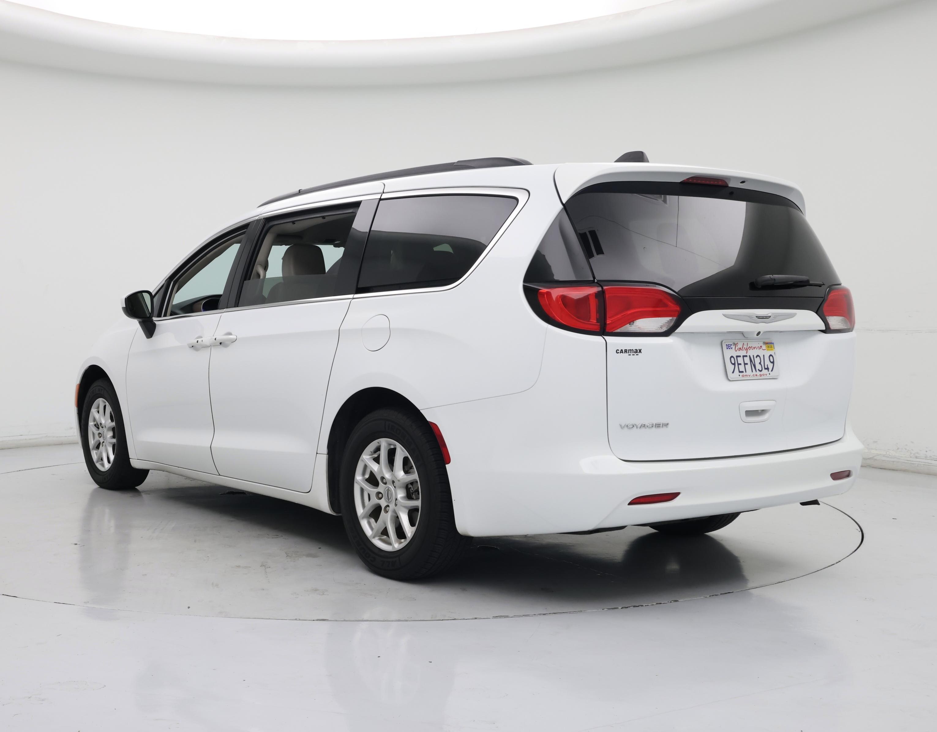 Thumbnail: 2021 Chrysler Voyager - 2