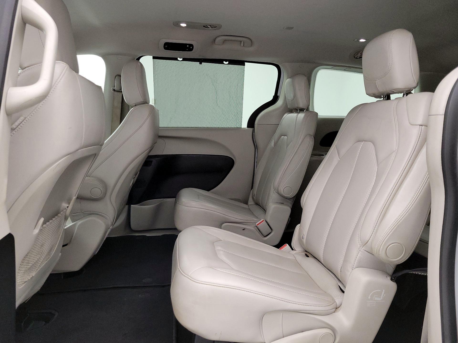 Thumbnail: 2021 Chrysler Voyager - 19