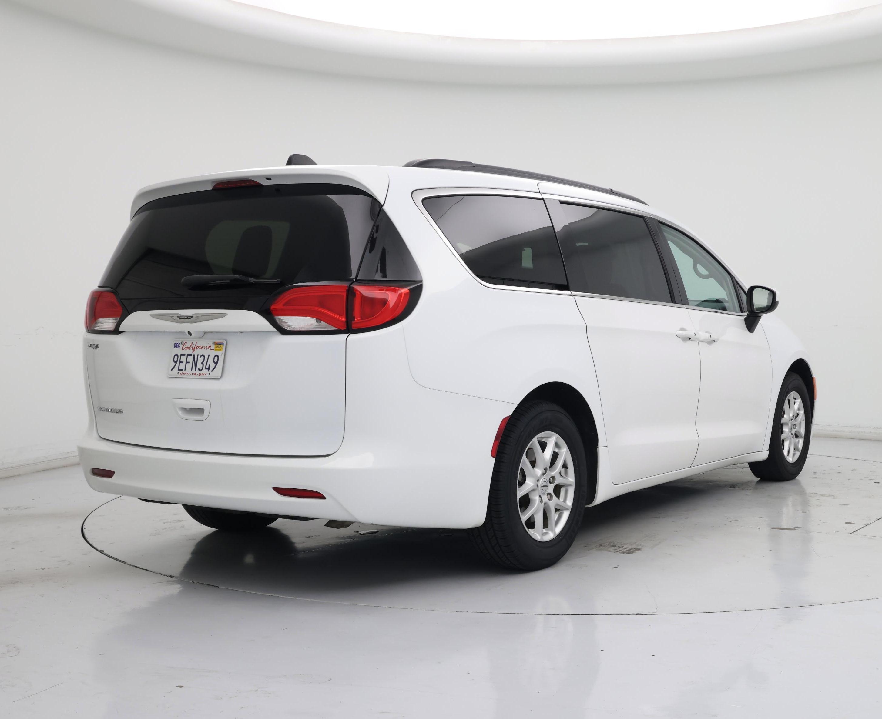 Thumbnail: 2021 Chrysler Voyager - 8