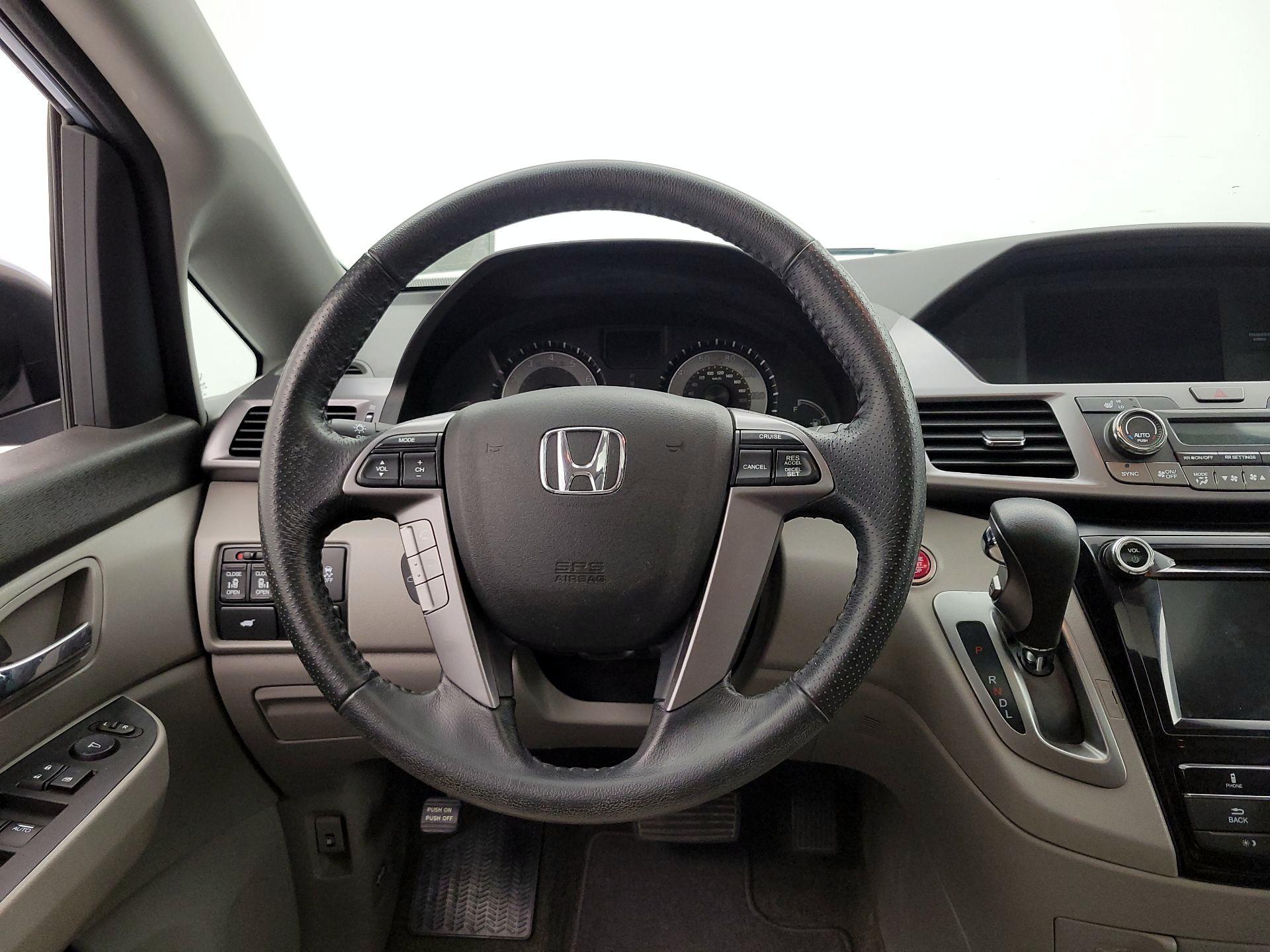 Thumbnail: 2014 Honda Odyssey - 10