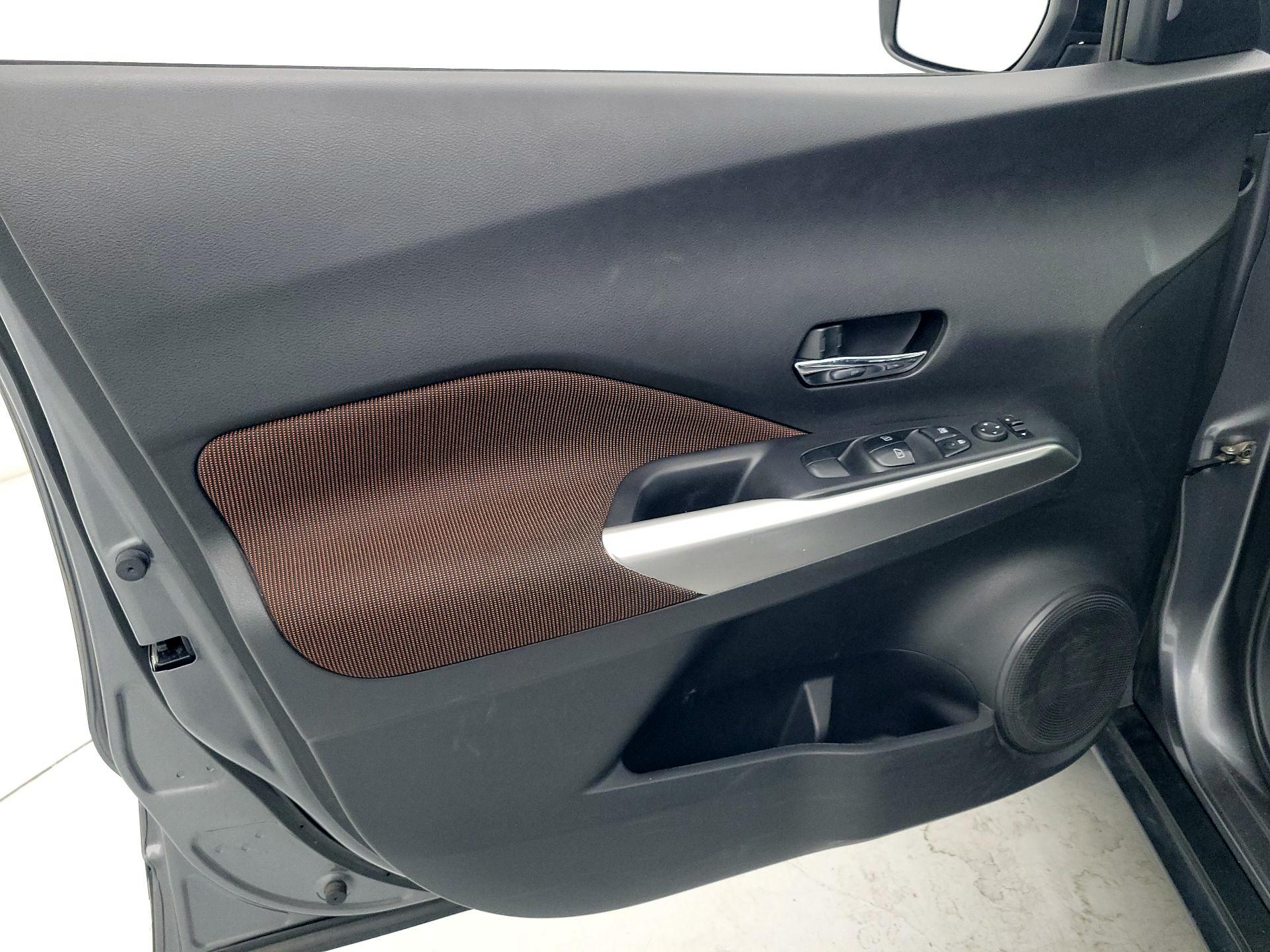 Thumbnail: 2018 Nissan Kicks - 12