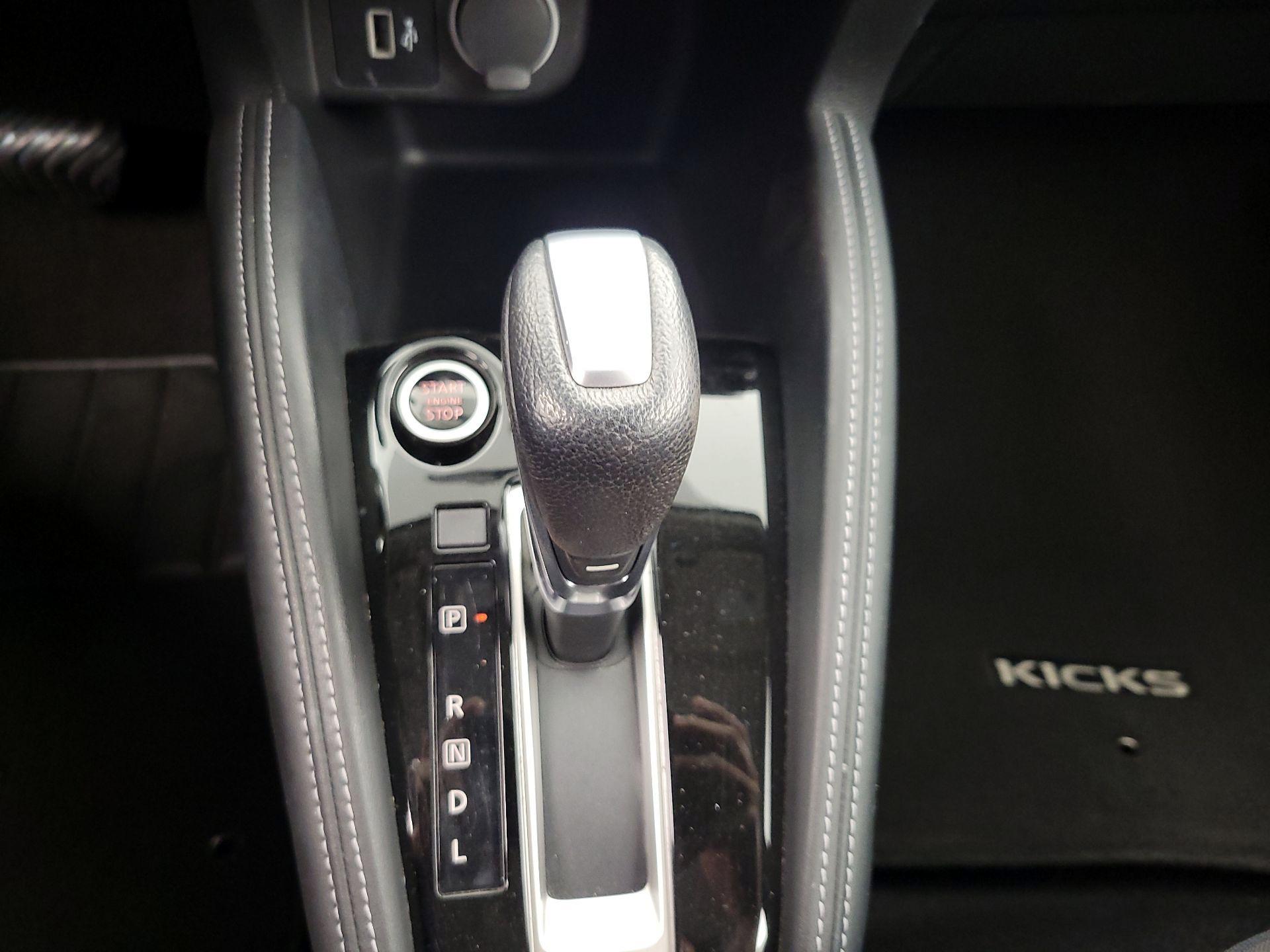 Thumbnail: 2018 Nissan Kicks - 17