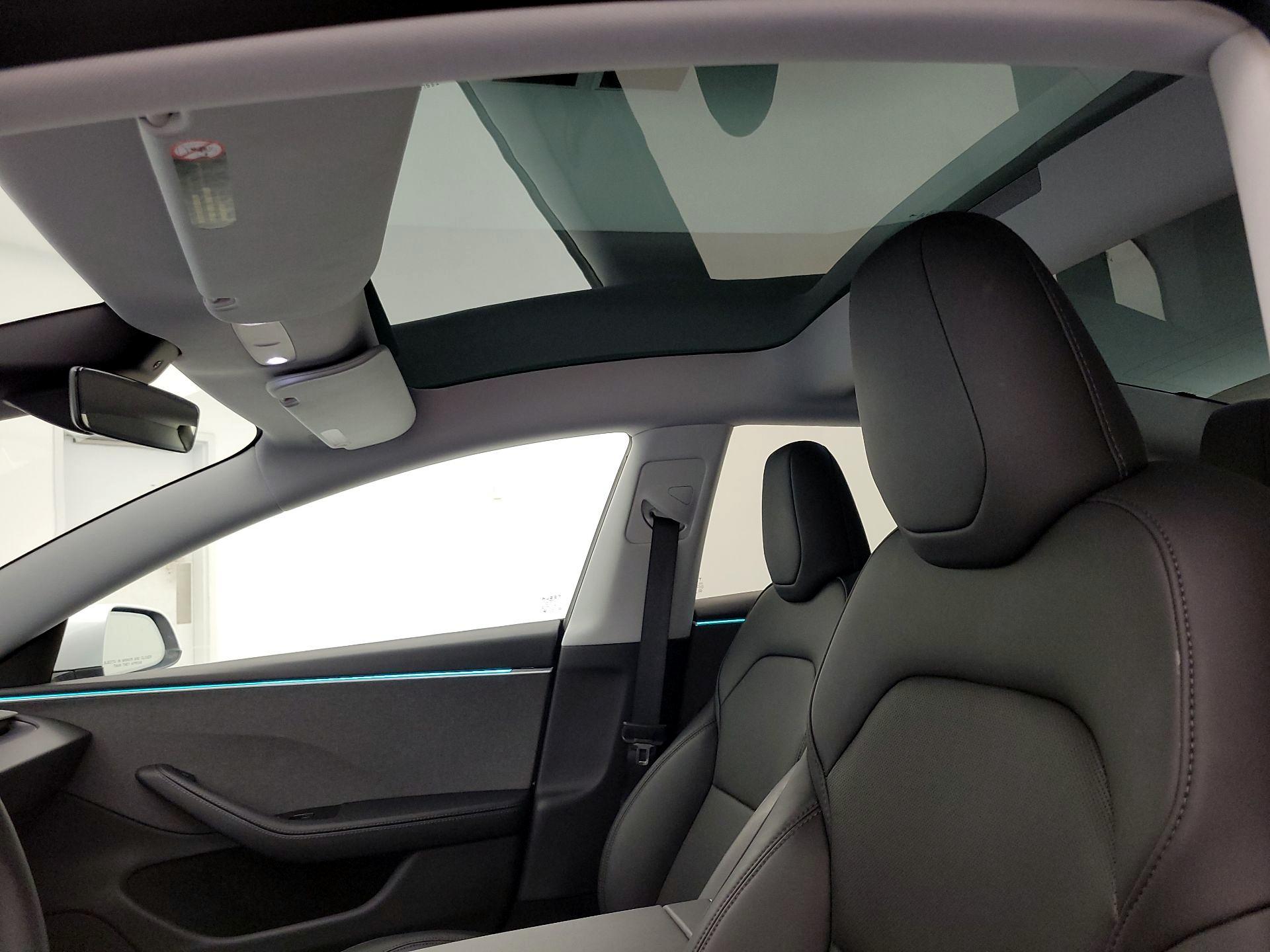Thumbnail: 2025 Tesla Model 3 - 19