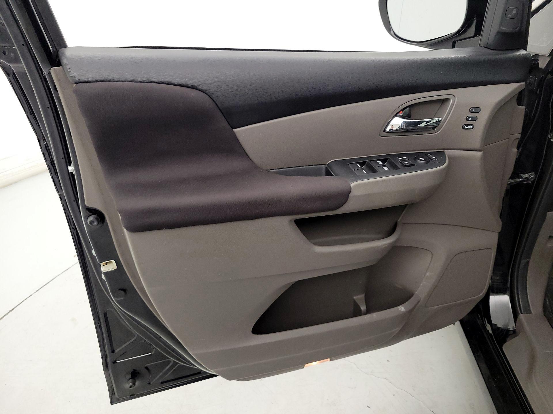 Thumbnail: 2014 Honda Odyssey - 12
