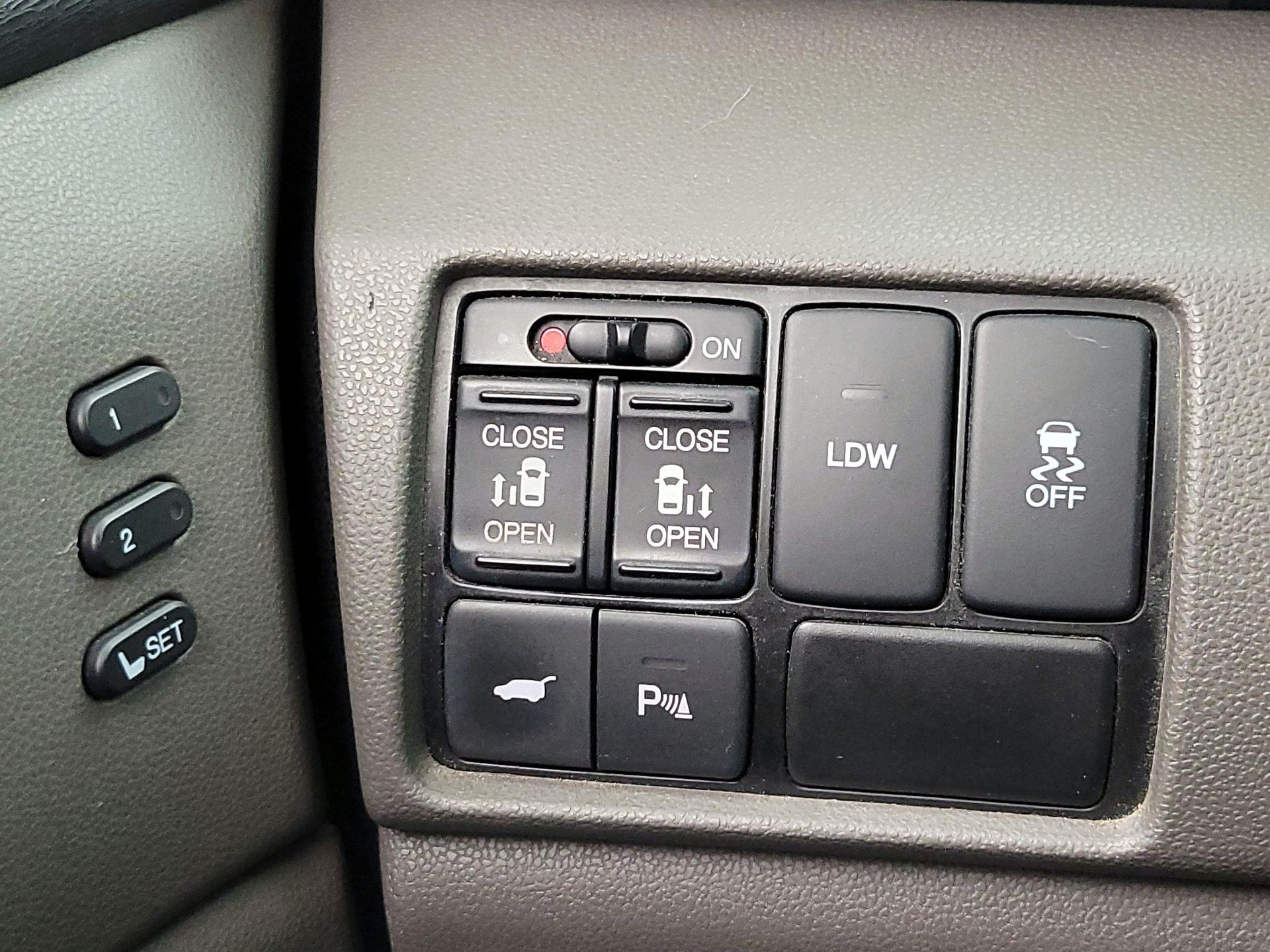 Thumbnail: 2014 Honda Odyssey - 13