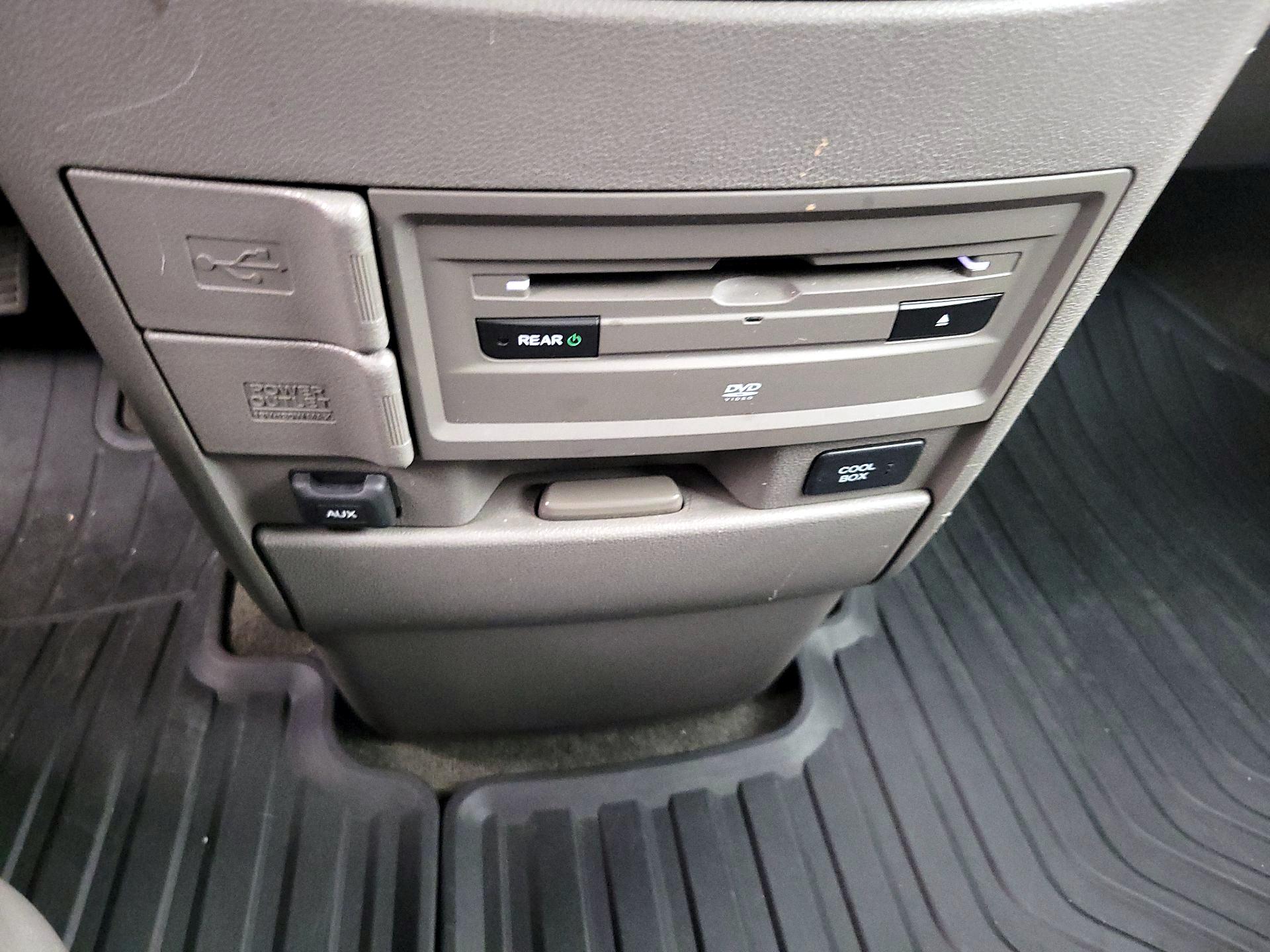 Thumbnail: 2014 Honda Odyssey - 19