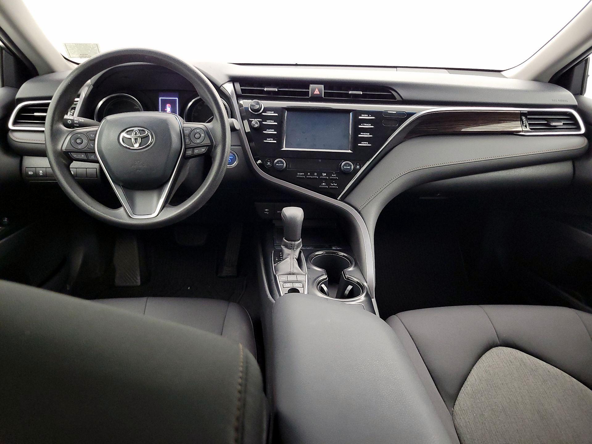 Thumbnail: 2018 Toyota Camry - 9
