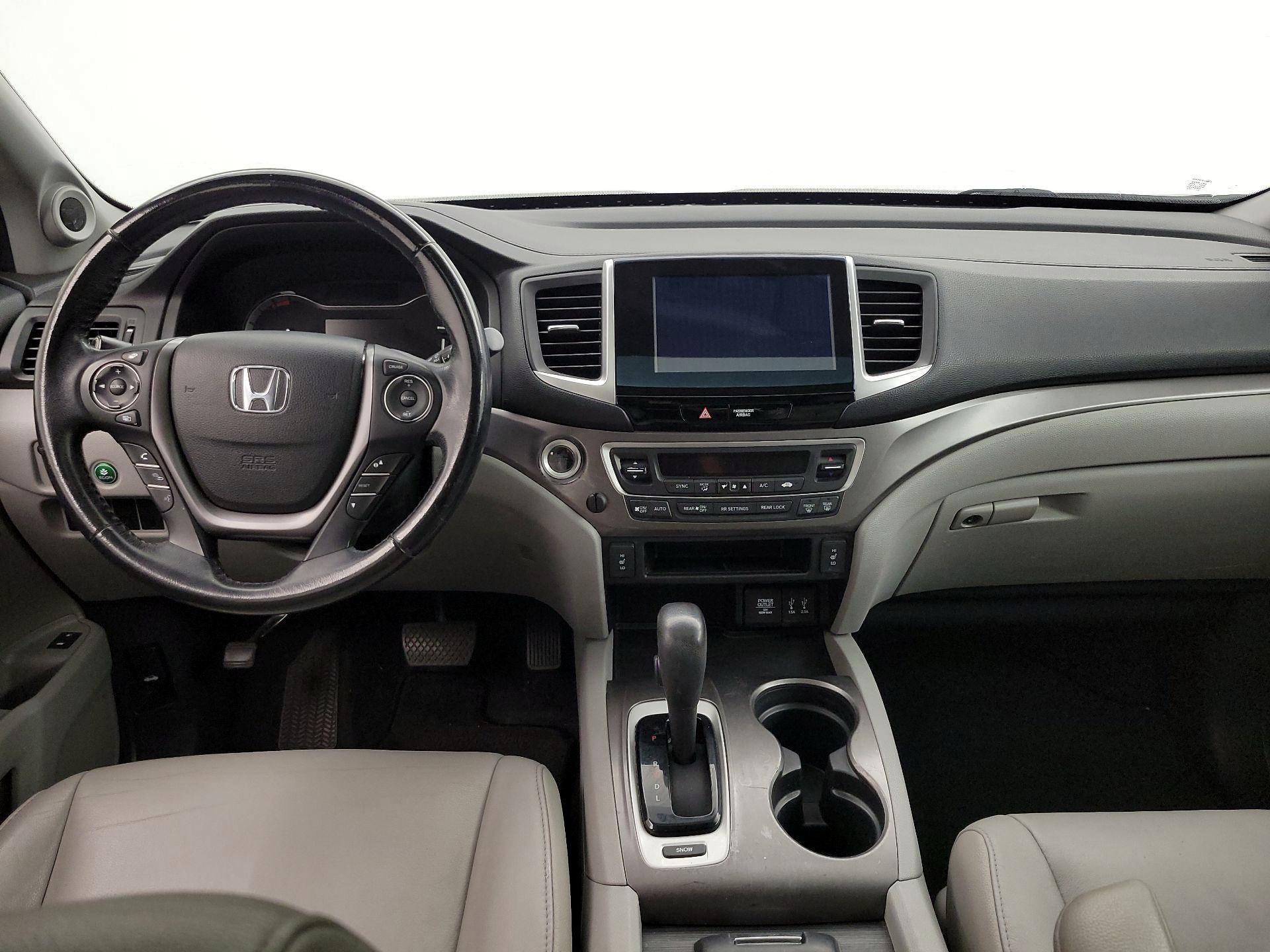 Thumbnail: 2016 Honda Pilot - 9